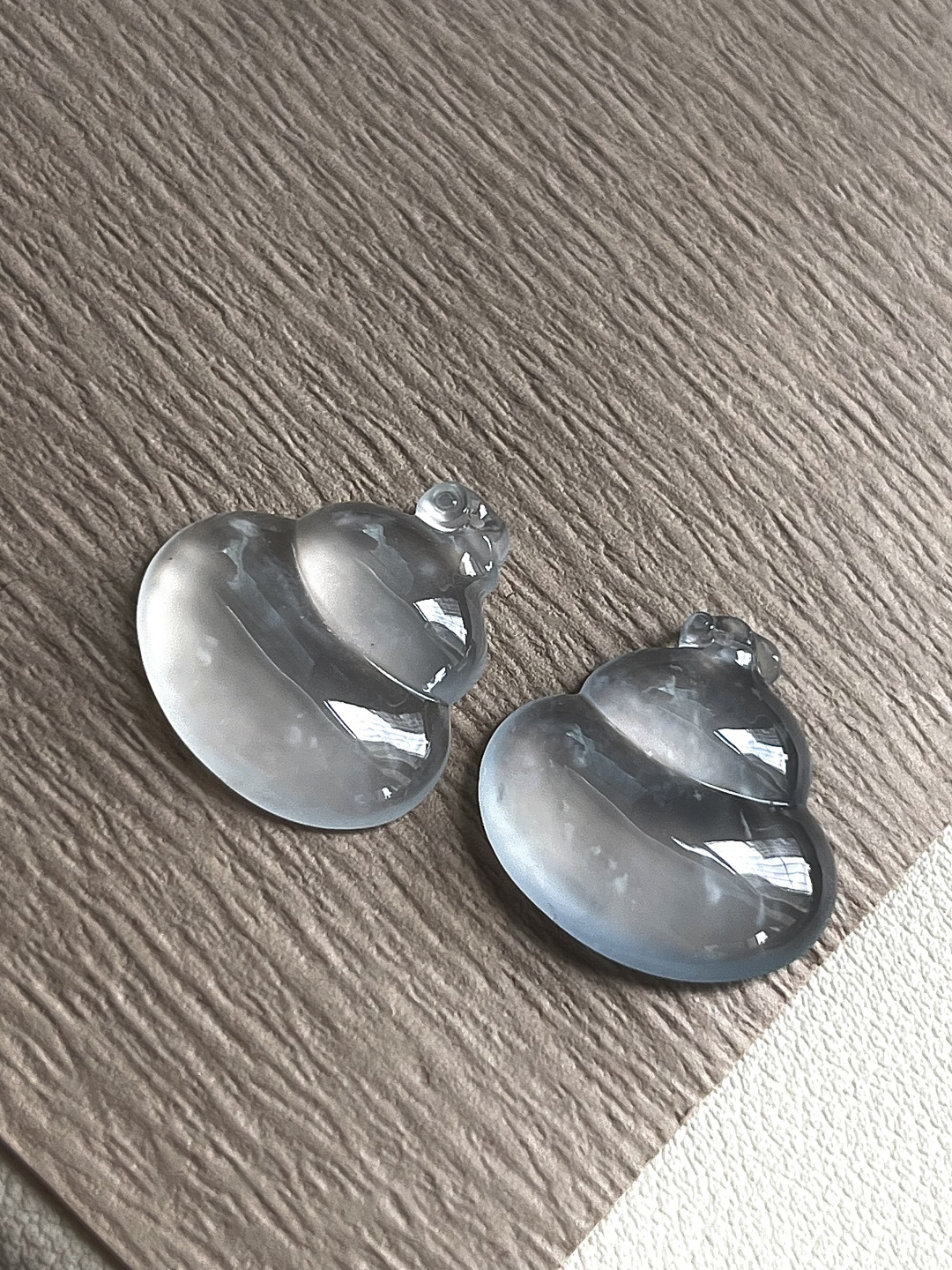 ️【葫芦一对】冰润水透，种老细腻起荧，尺寸：21*19*3.7，20*19.5*4.1,b6827
