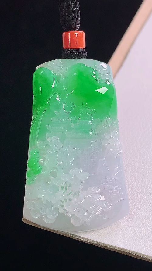 阳绿山水牌，无裂，尺寸:46.3-28.1-9.7mm
