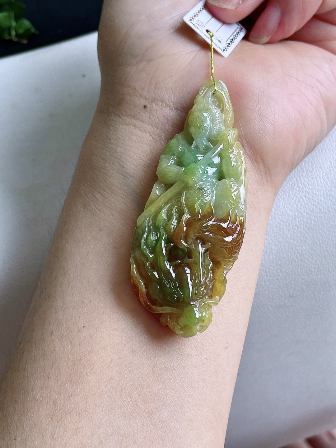 冰黄加绿御龙齐天大圣牌吊坠,性比高