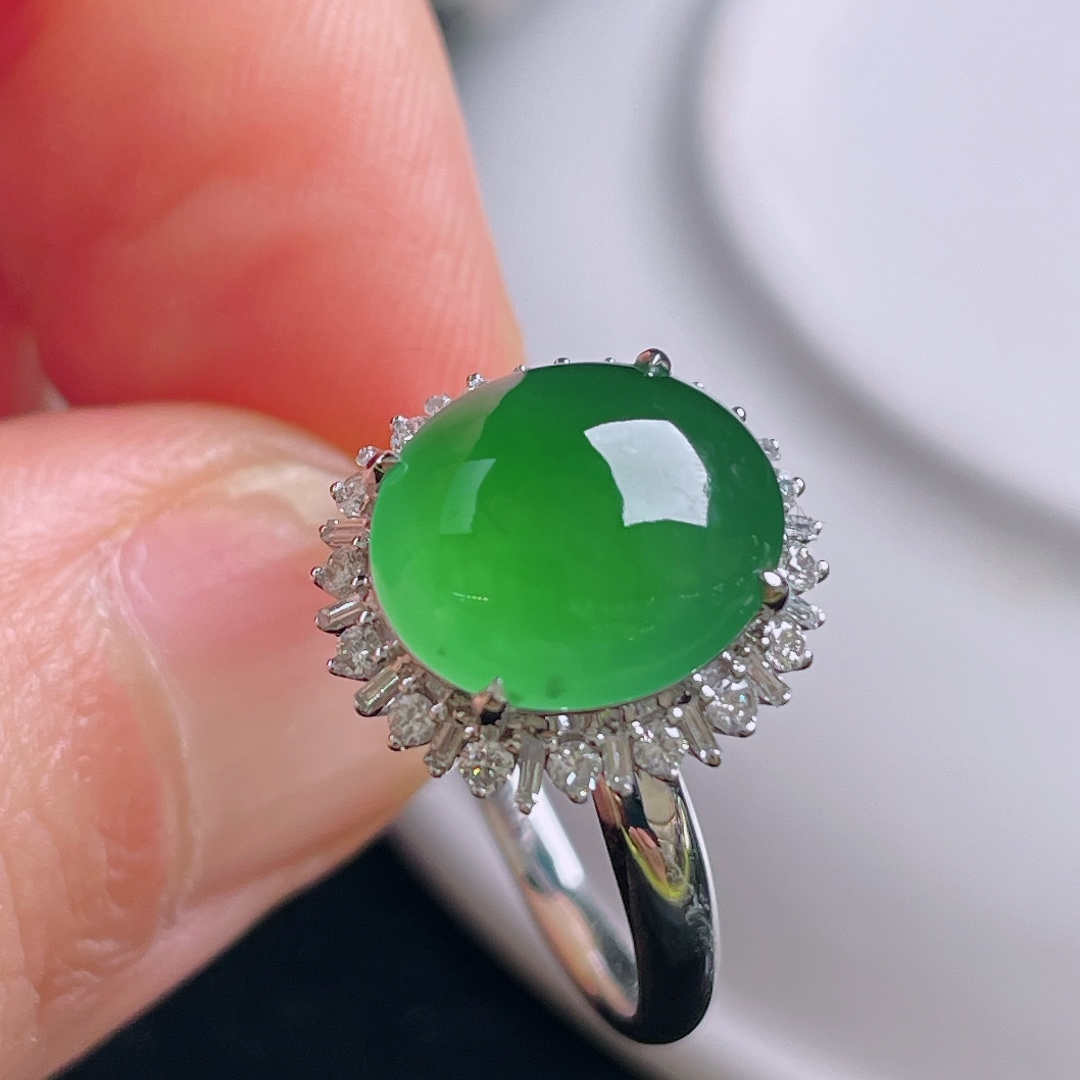 冰绿戒指，18k镶嵌，老种起光，细底通透，尺寸：裸石11.2/9.6/4.8mm0827