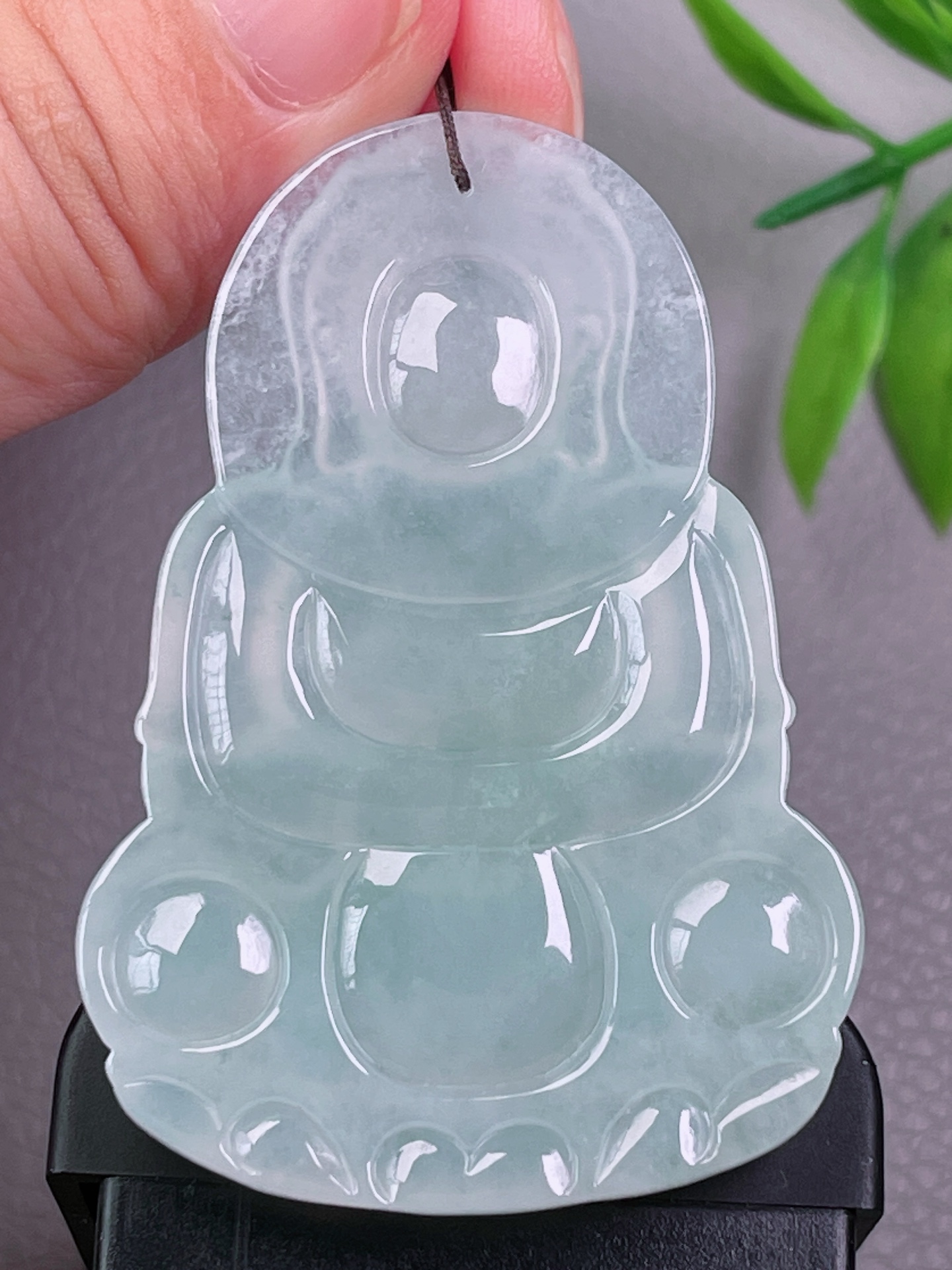 高冰观音，无裂，冰透水润，起荧光，尺寸：56.9-39-5.6