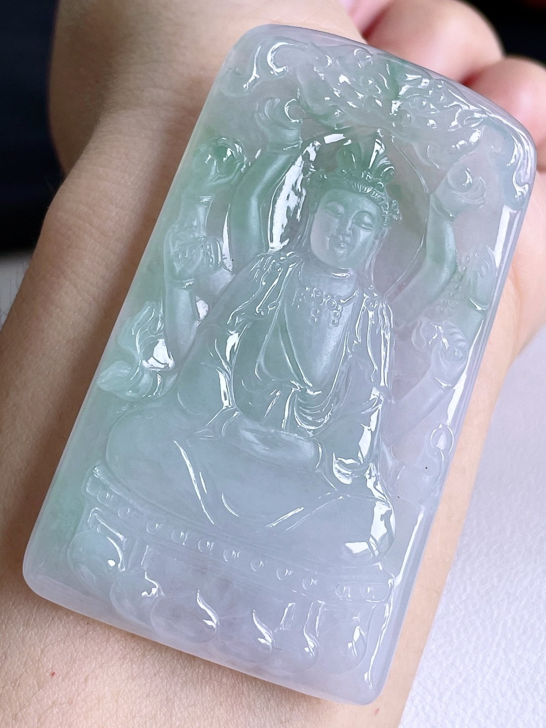 糯冰飘花观音千手观音牌吊坠,缅料,无裂,性比高,尺寸67-38.3-5.2,重量34.6克
