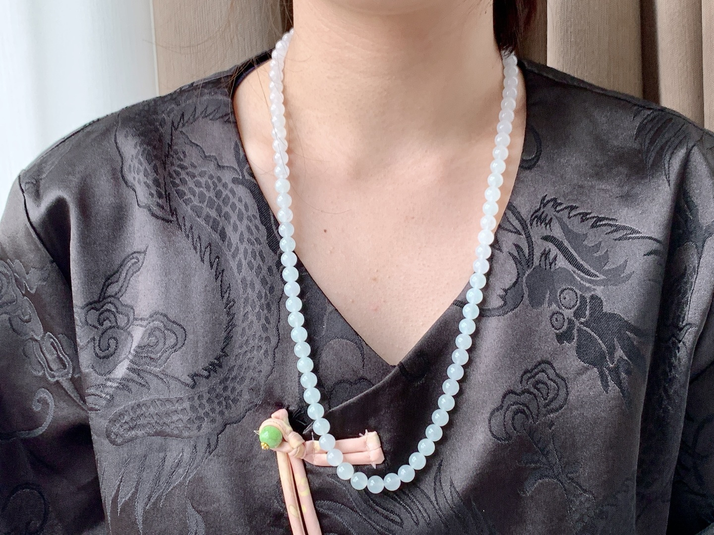 珠子冰白冰珠链圆珠子珠链,说明缅料性比高,尺寸7.8-7.6mm，33cm,重量72.2克