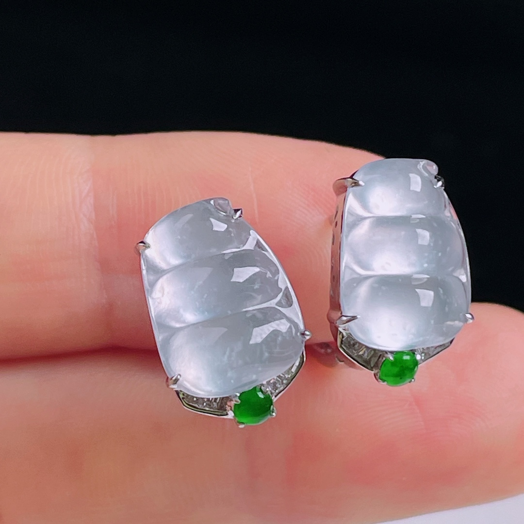 高冰耳包，18k镶嵌，老种起光，细底通透，尺寸：裸石13.2/10.4/6.4mm0827