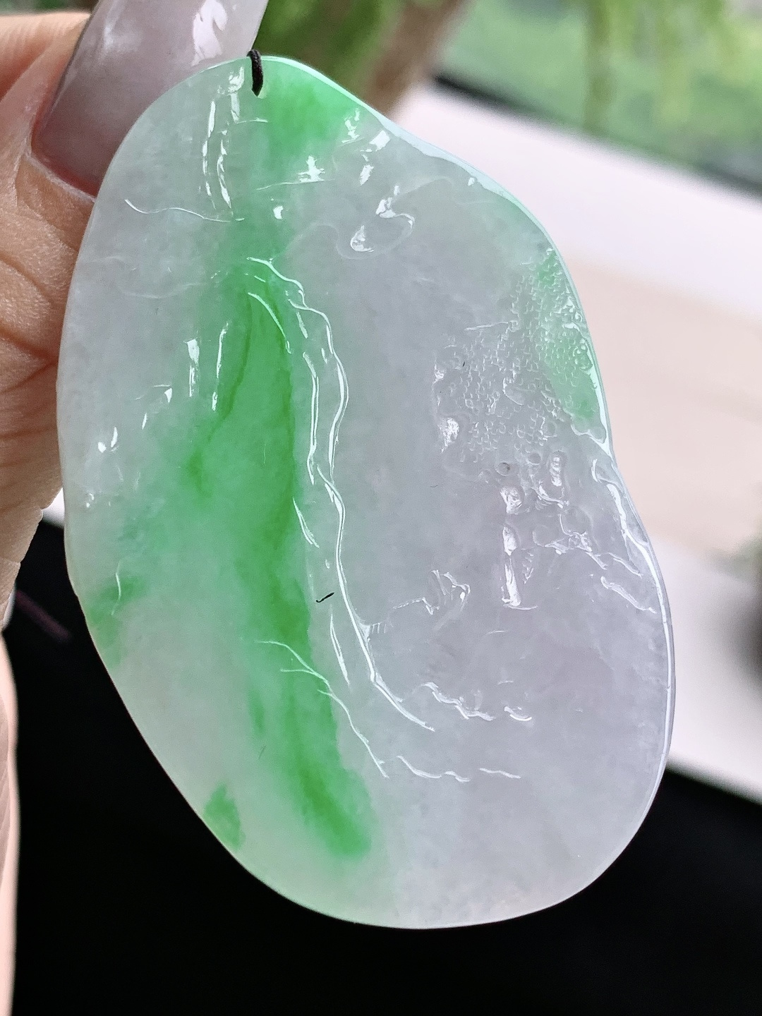 糯冰飘阳绿山水牌吊坠,性比高