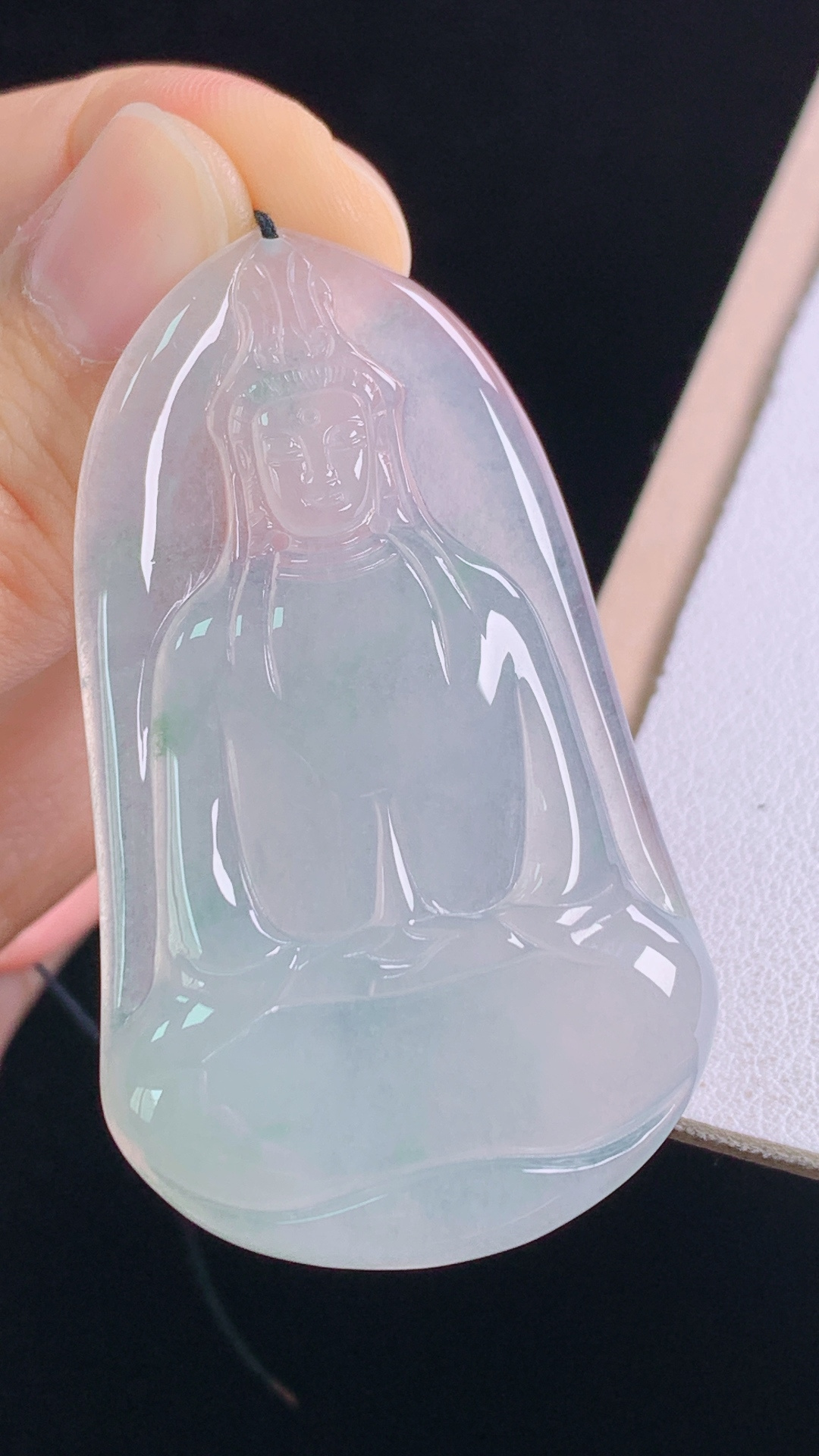 冰飘花观音，一刀切，冰透起光，胶感十足，无裂，尺寸:53.3-31.5-4.8mm