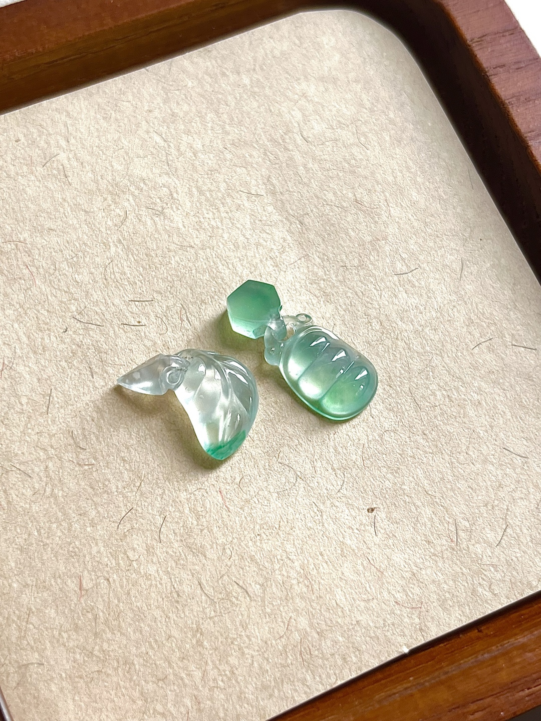 ️【福豆玉叶一对】冰润水透，种老细腻起荧，尺寸：20.2*9*3.6，18.5*9.6*4.6,b13827
