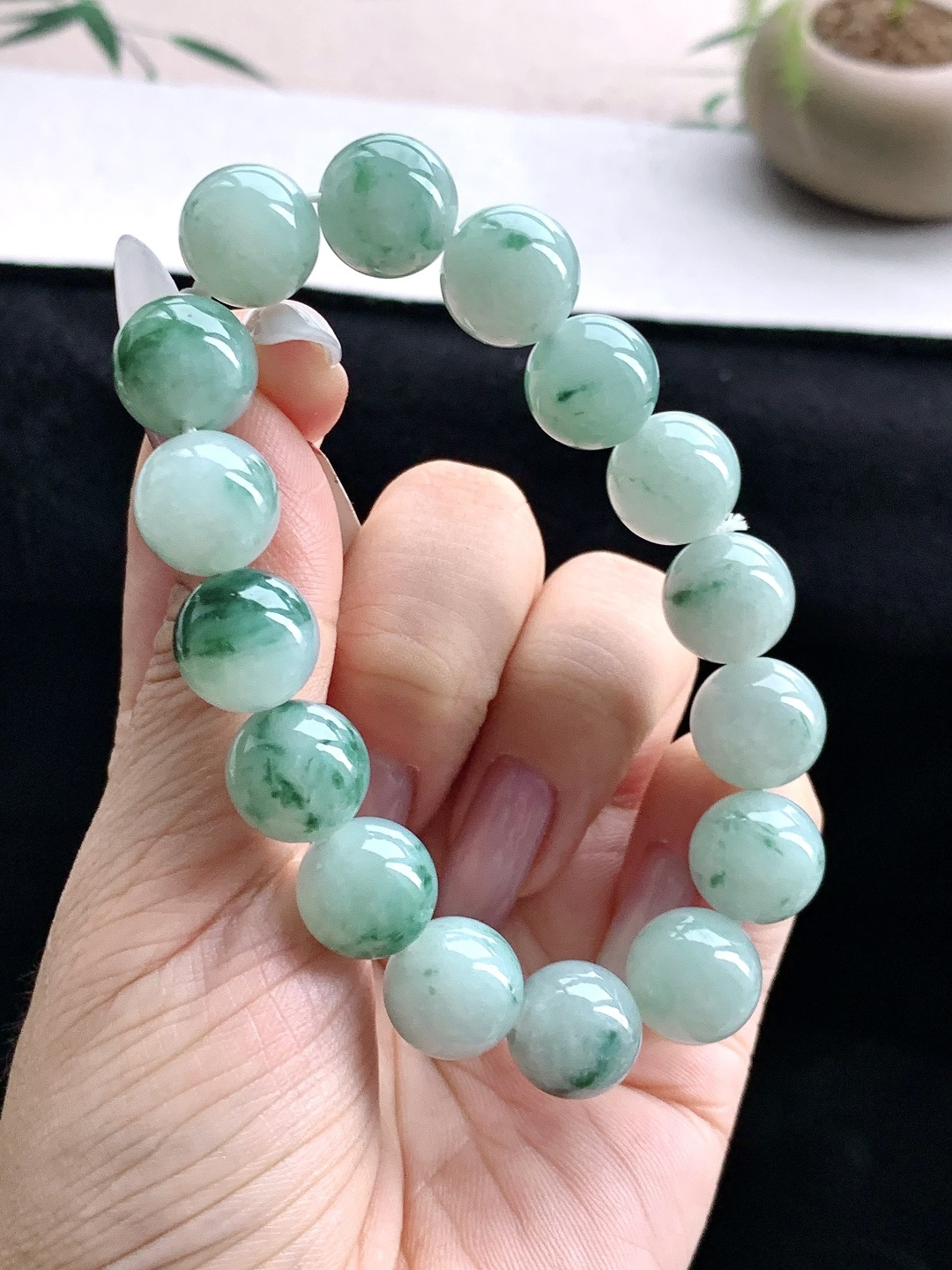 珠子糯冰飘花手串圆珠子手串,说明缅料性比高,尺寸12.6mm,重量56.3克