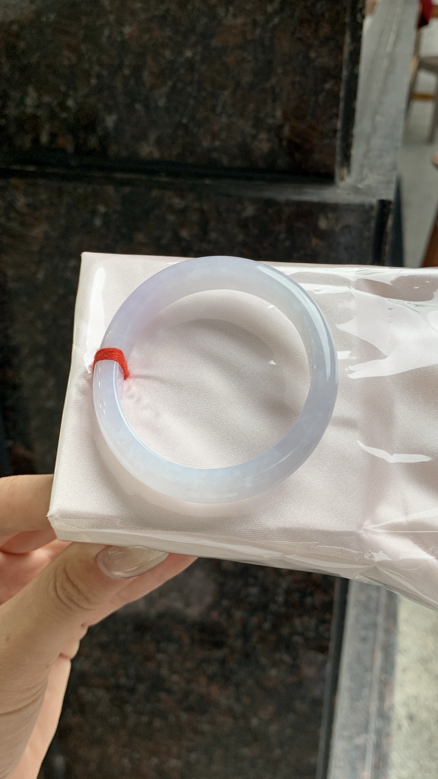淡粉底贵妃成品手镯，有坨棉