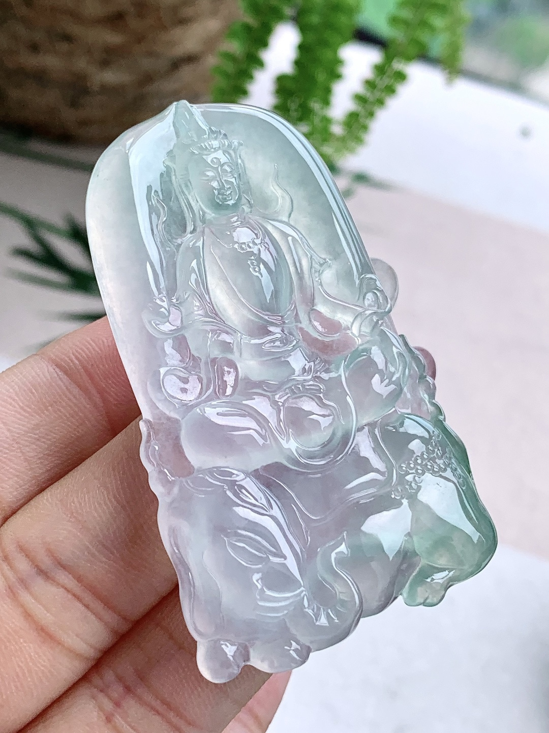 ️冰种普贤菩萨牌吊坠,说明性比高,尺寸61.7-36.4-5.8,重量28克