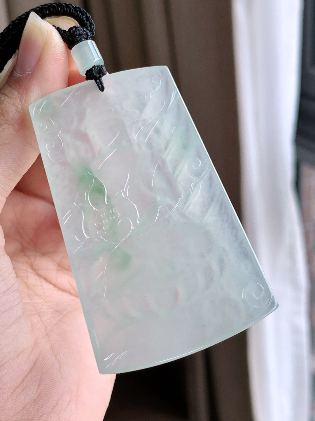 冰胶飘绿花虚空藏菩萨牌吊坠,缅料 性比高 飘花 水润通透,尺寸68-43.5-5.3,重量42克