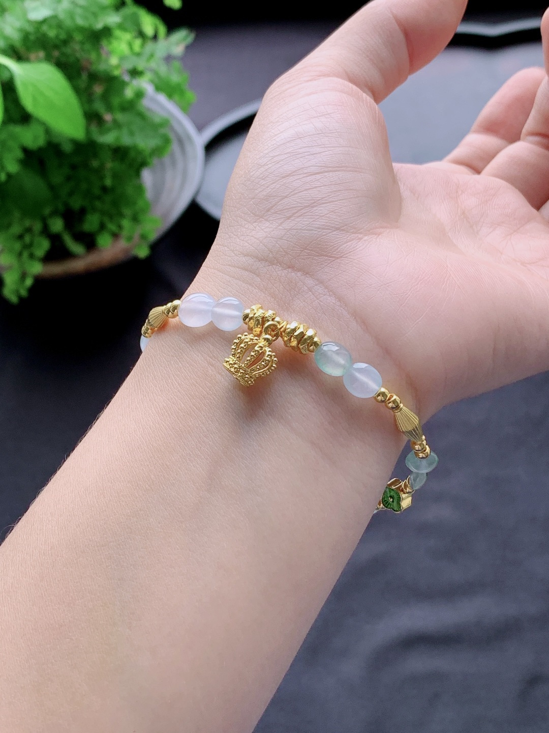 设计款冰飘花手链珠子手链,足金镶嵌,性比高,尺寸6.2-5.5-3.2mm,重量5.2克