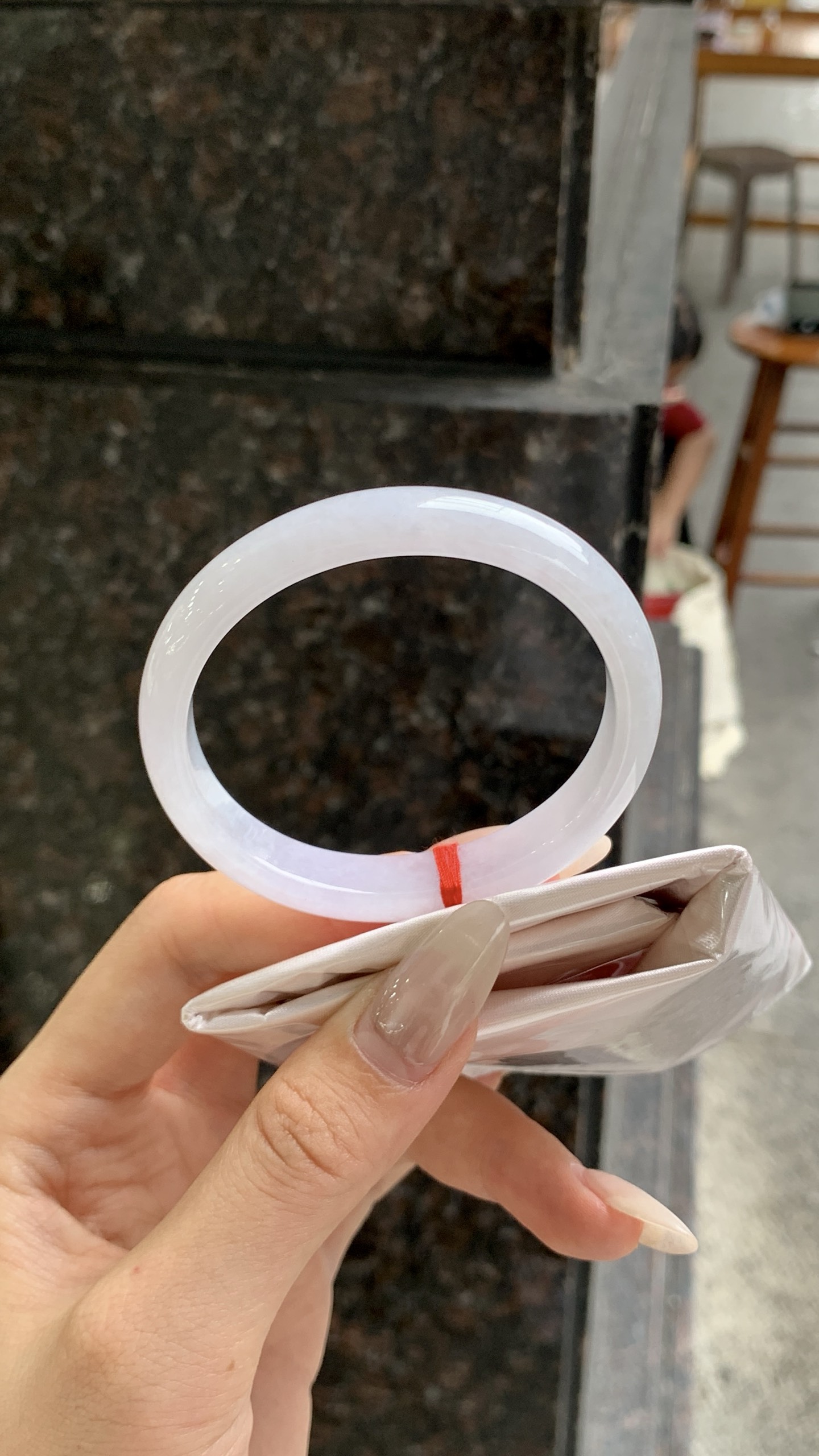 淡粉底贵妃成品手镯，有坨棉