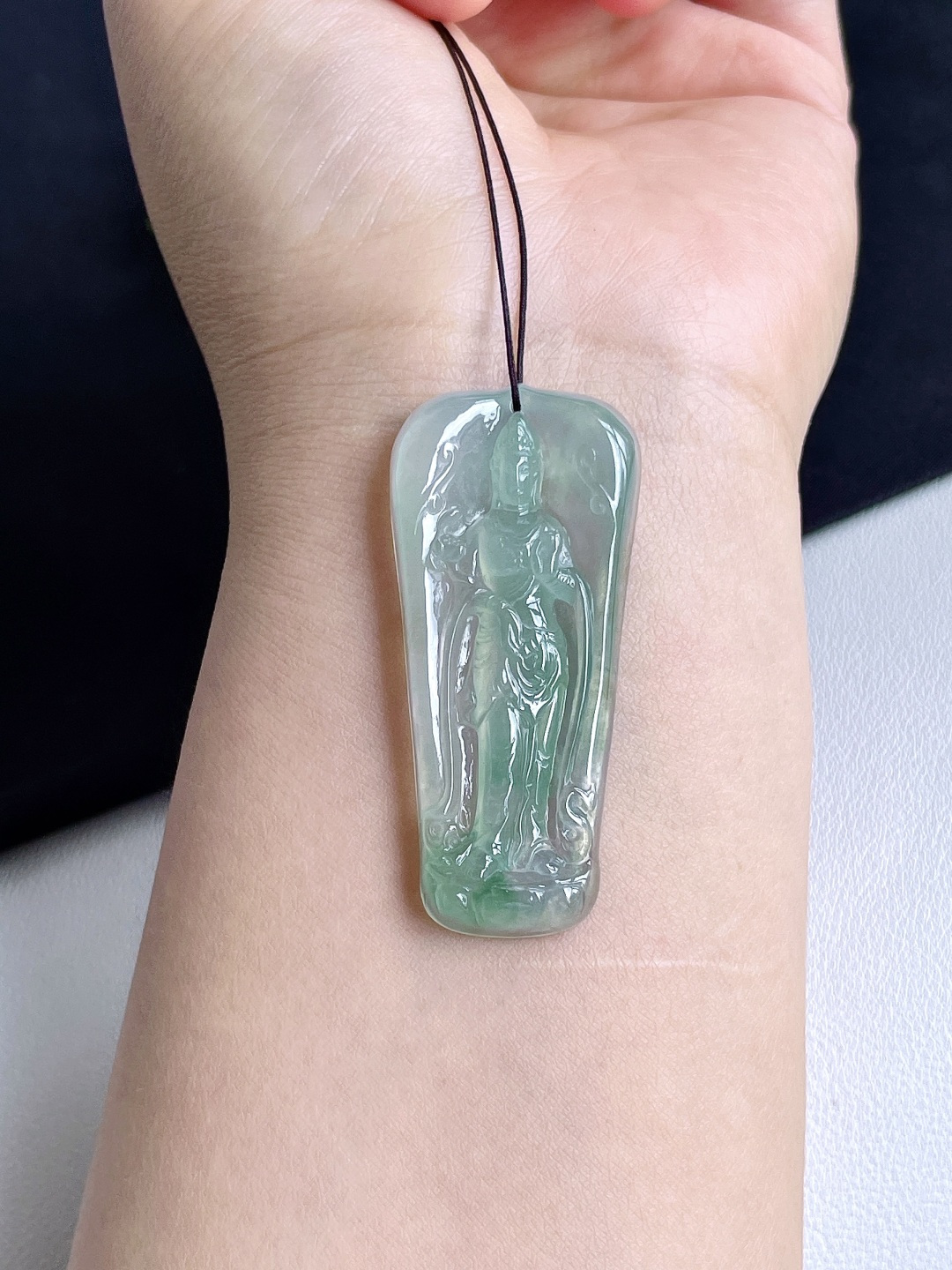 冰晴绿大势至菩萨持莲观音牌吊坠, 性比高 站观音