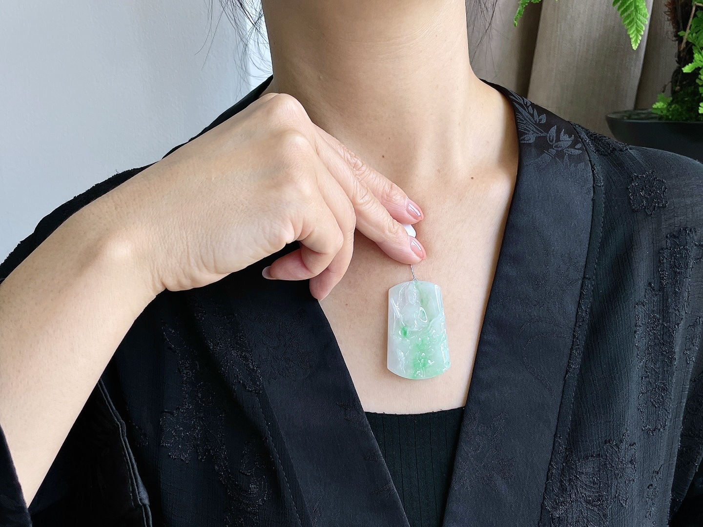 冰飘绿观音牌吊坠,性比高,厚装