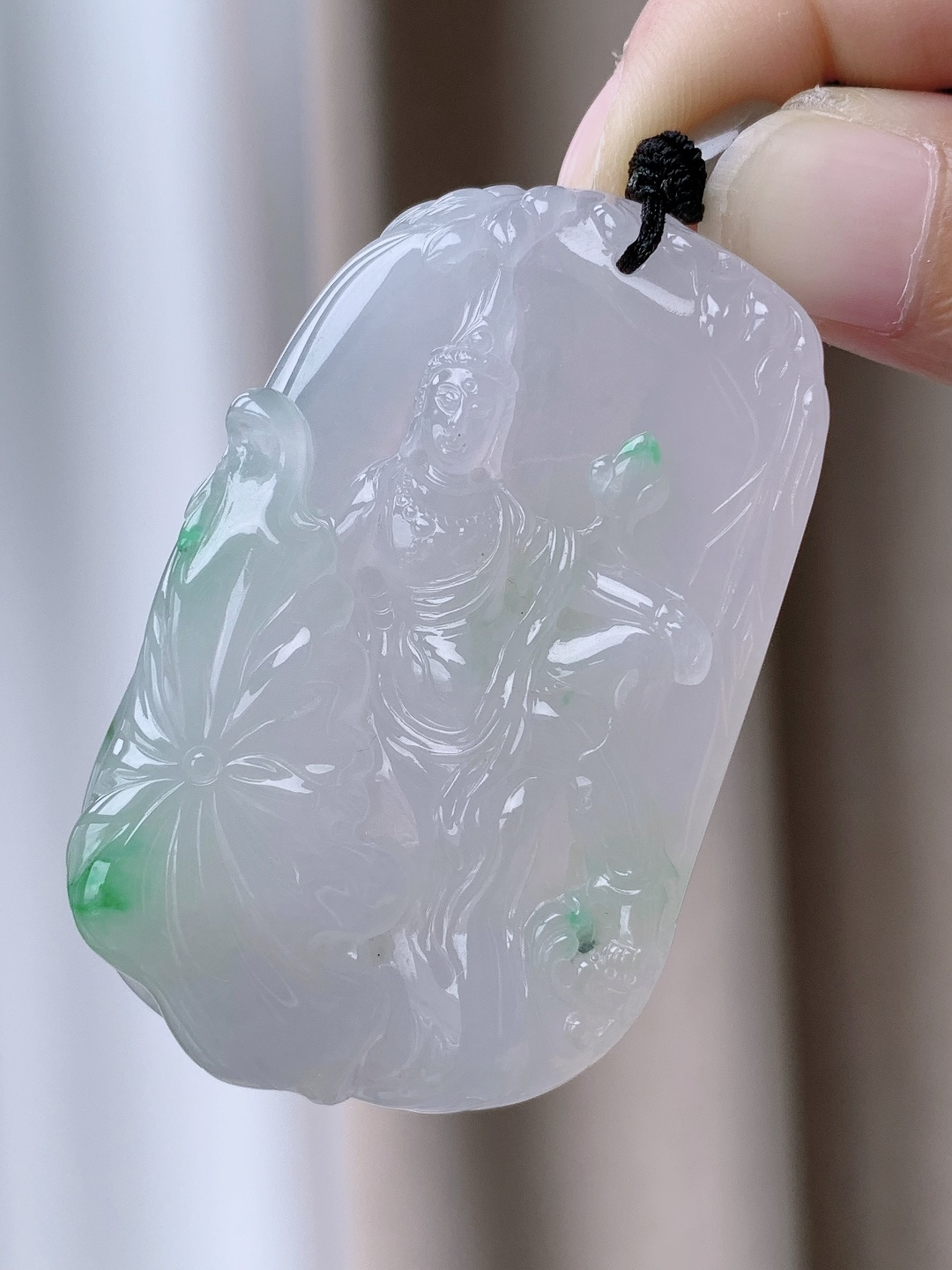 冰飘绿花自在观音牌吊坠,缅料性比高,无裂,飘花,超厚,60-38.3-12.2,60.7克