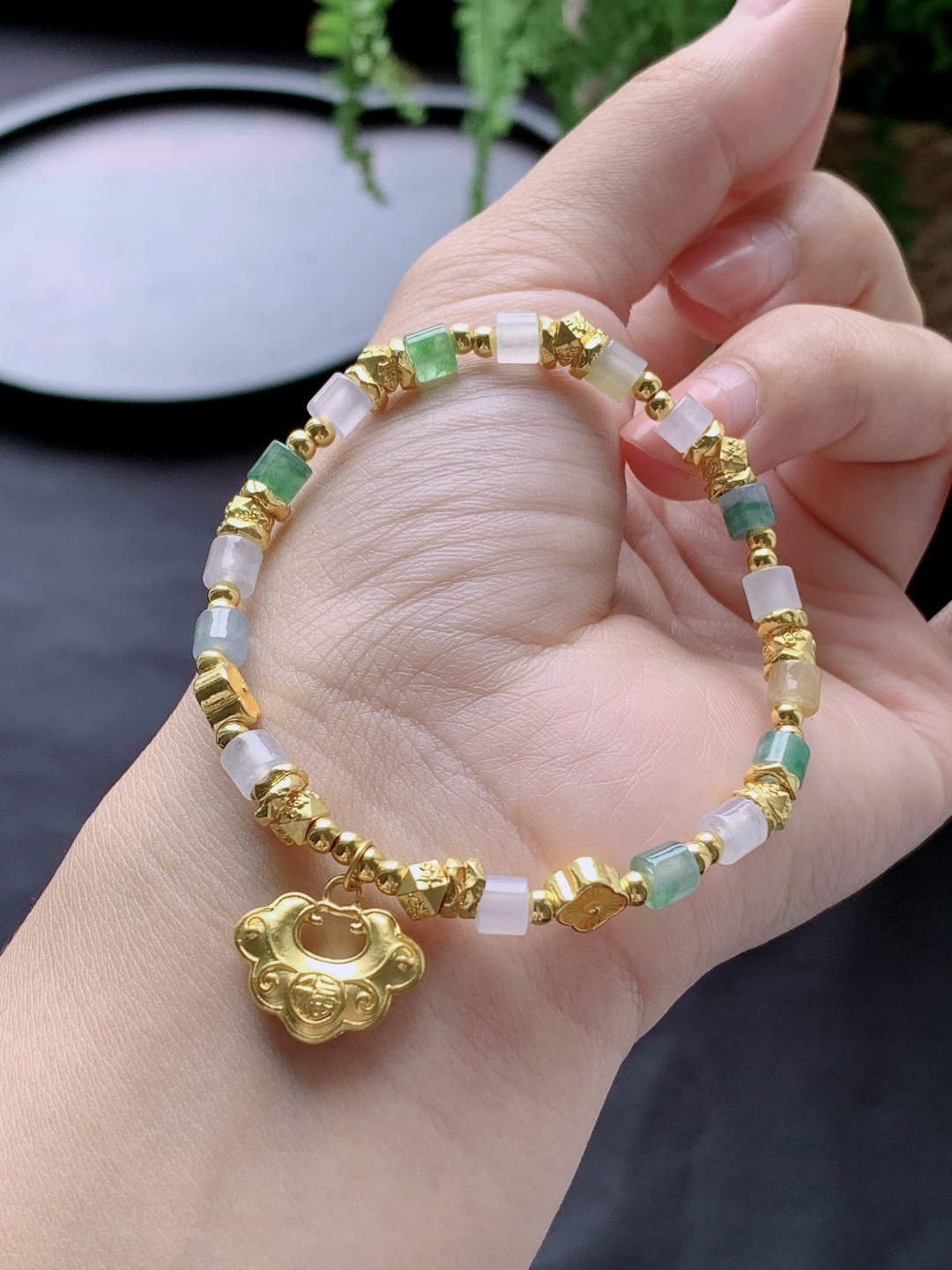 冰多宝手串桶珠珠子手串,足金镶嵌,性比高,平安锁,尺寸4.8-4.2mm,重量5.9克