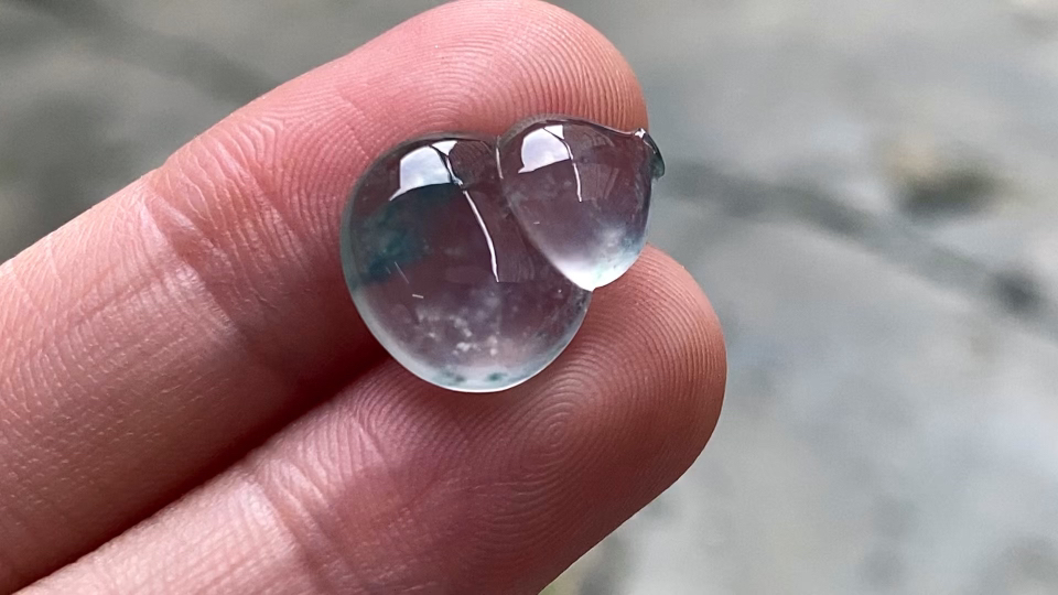 玻璃钢飘彩葫芦,15.5*12.2*4 完整
