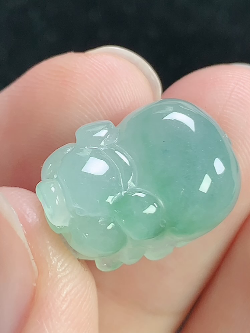 冰飘花招财猪，无裂，尺寸17.1-12.2-9.5mm，D28ayd