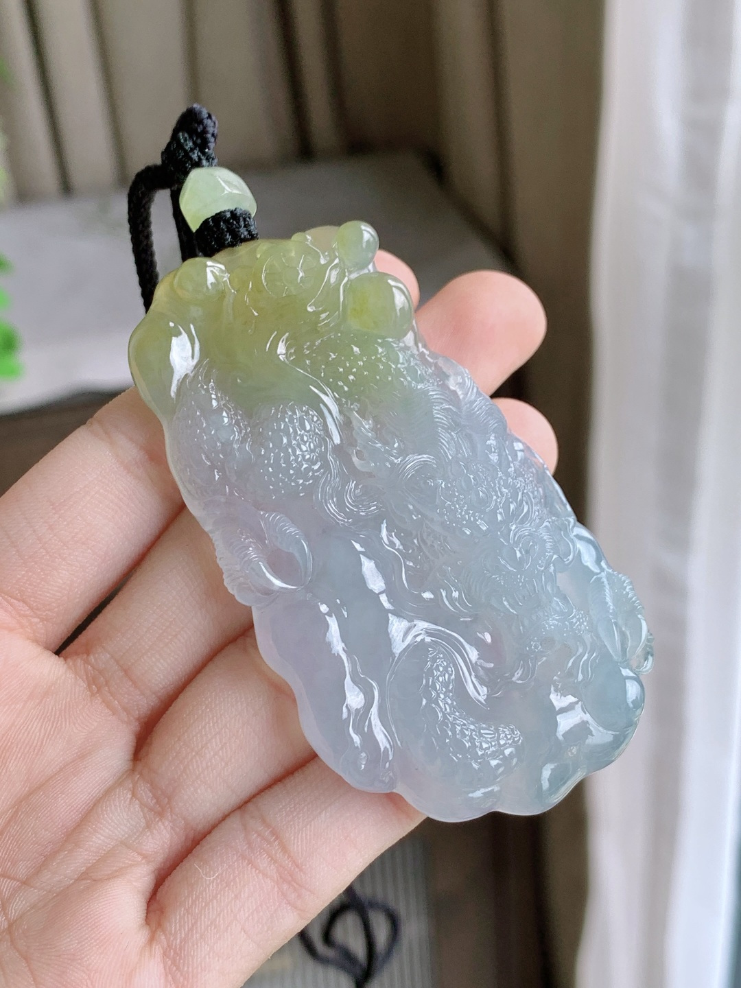 冰飘黄翡大龙牌吊坠,性比高,超厚