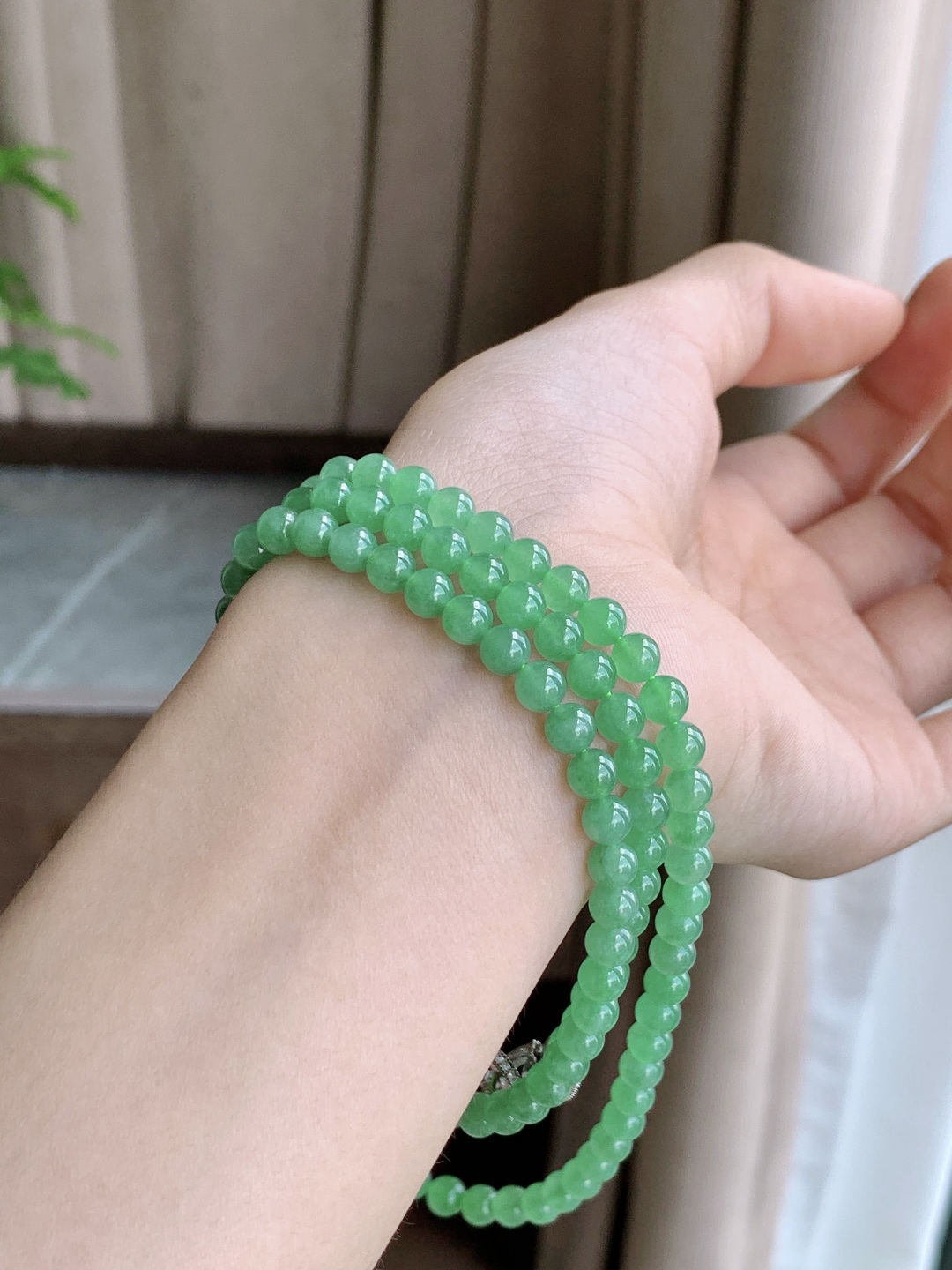 珠子冰甜绿珠链圆珠子珠链,缅料性比高,尺寸4.8mm，33cm,重量29.7克