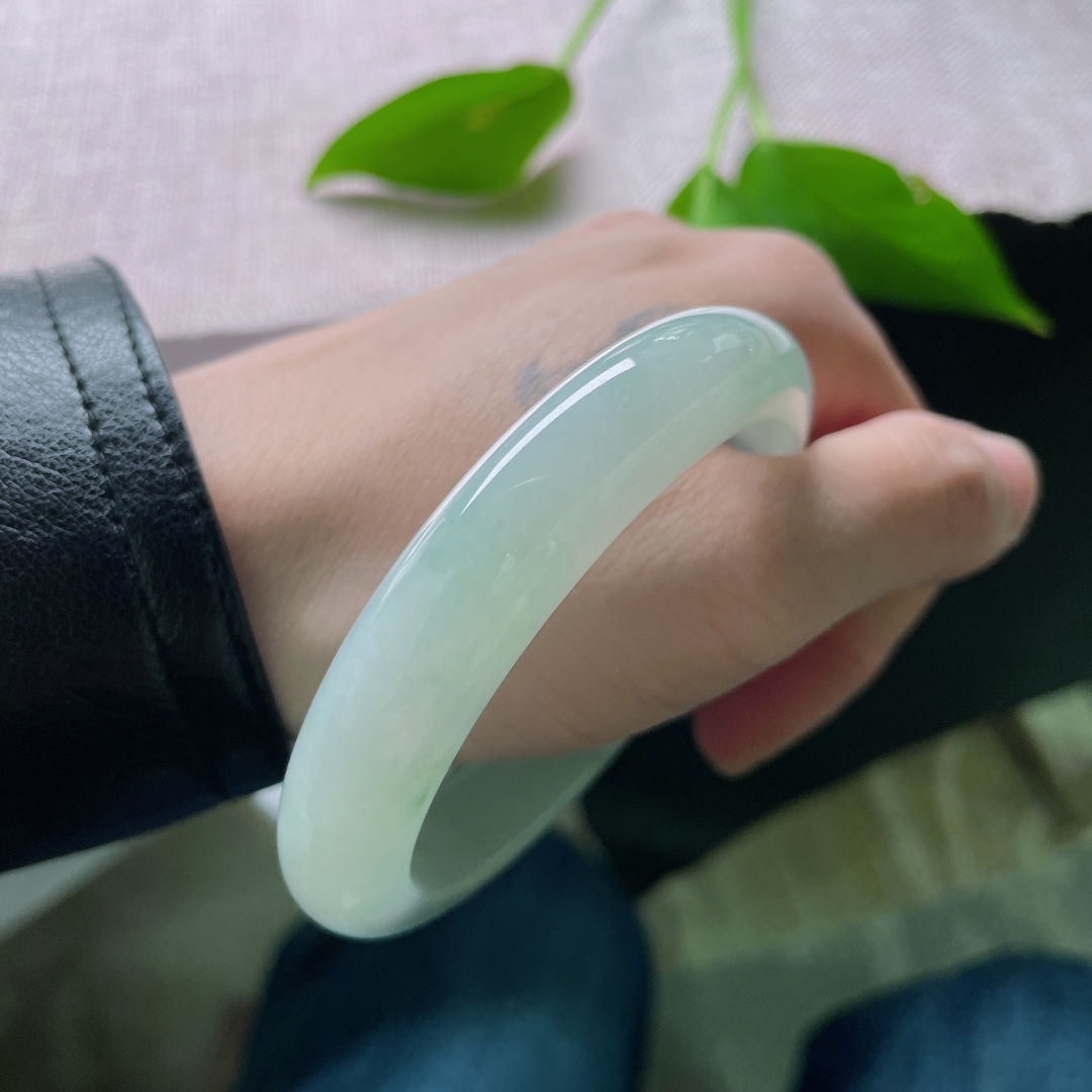 56.6/12.2/8.4，淡绿底正圈，温润有方，种老，干净，不浓不淡，清爽宜人，无裂，ss55333a