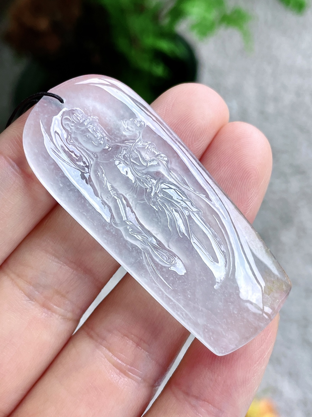 高冰飘黄翡大势至菩萨持莲观音牌吊坠,缅料,无裂,性比高,站观音,尺寸54.8-24-5.6,重量16.2克