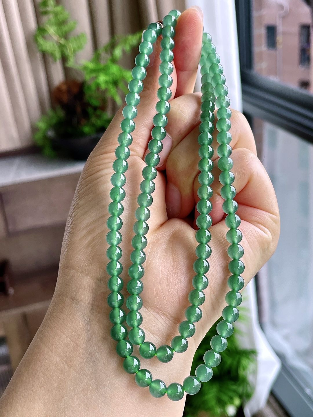 珠子冰晴绿珠链圆珠珠子珠链,说明性比高,尺寸5.7mm，33cm,重量39.7克