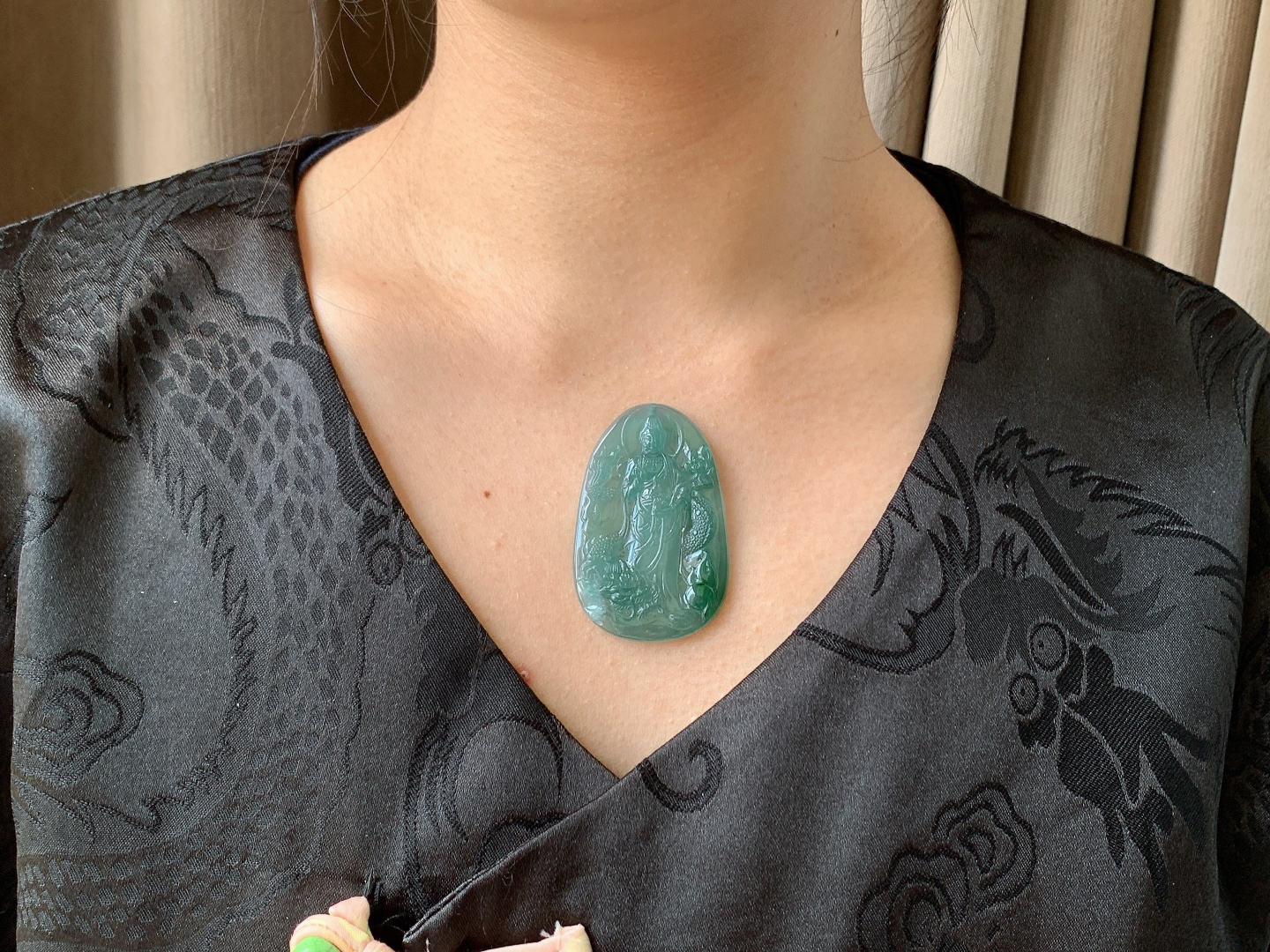 冰天空蓝御龙观音牌飘绿花站观音牌吊坠,  无裂 性比高 飘花, 尺寸54-34.4-5, 重量15.8克