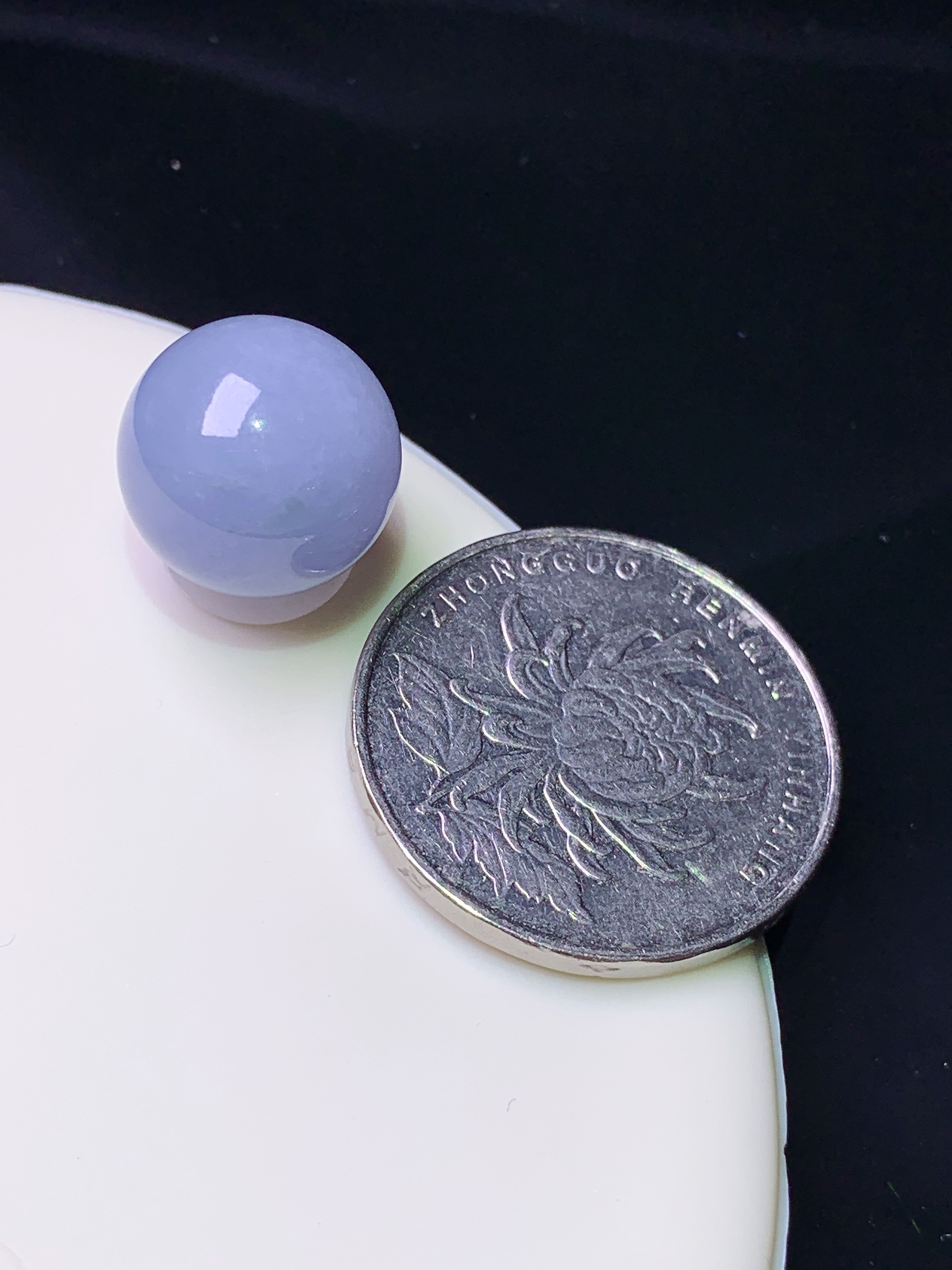 紫罗兰圆珠吊坠 玉质细腻 色泽艳丽清新 水润亮眼 整体尺寸13.8 i2