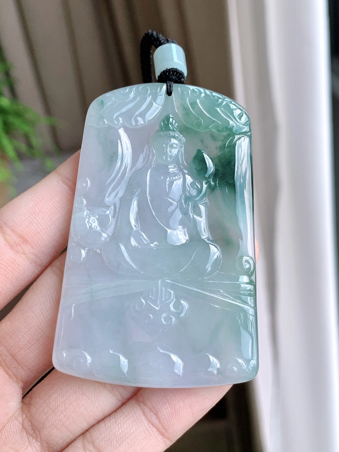 裸石冰飘花持莲观音大势至菩萨牌吊坠,说明莲花观音牌,尺寸66.4-42.3-5.3,重量41.2克