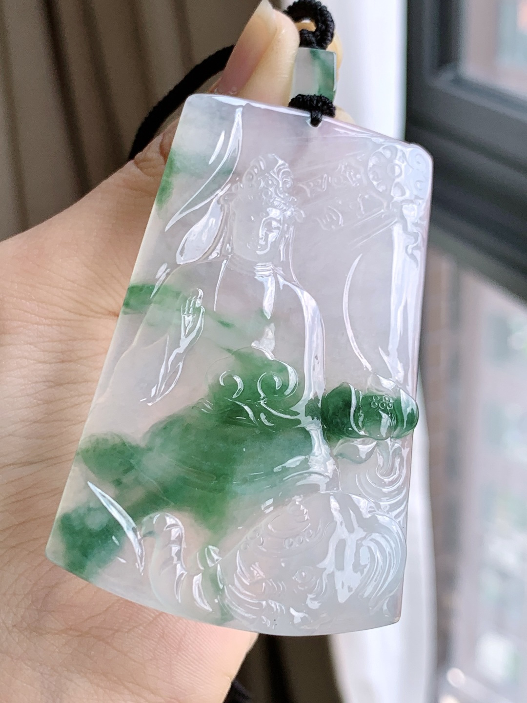 高冰飘绿普贤菩萨牌吊坠,缅料 性比高 意境飘花,尺寸70.8-45.2-5,重量44.5克