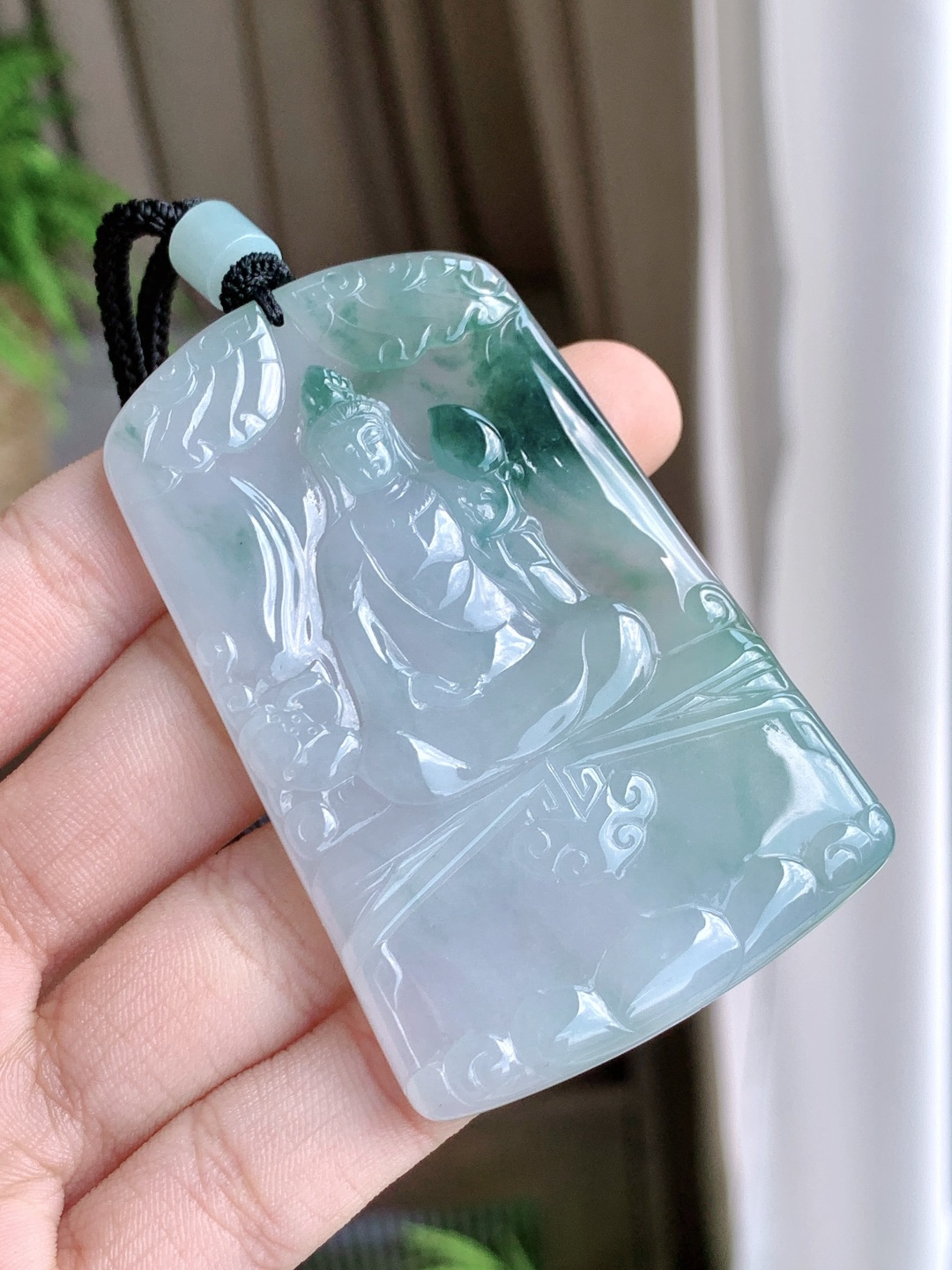 裸石冰飘花持莲观音大势至菩萨牌吊坠,说明莲花观音牌,尺寸66.4-42.3-5.3,重量41.2克