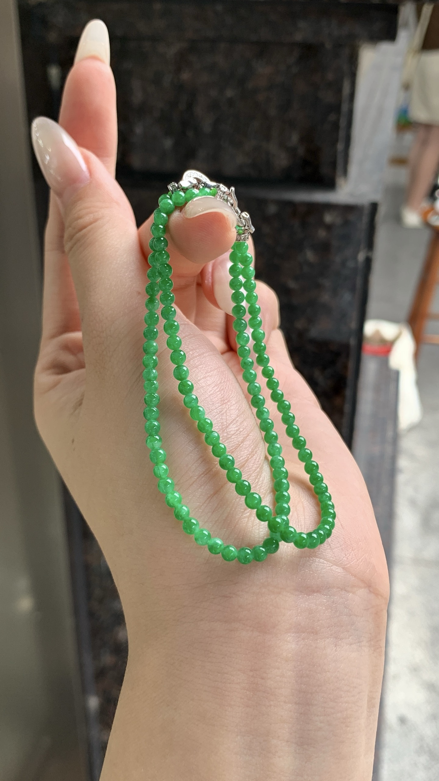 阳绿小米珠手串,卡3mm