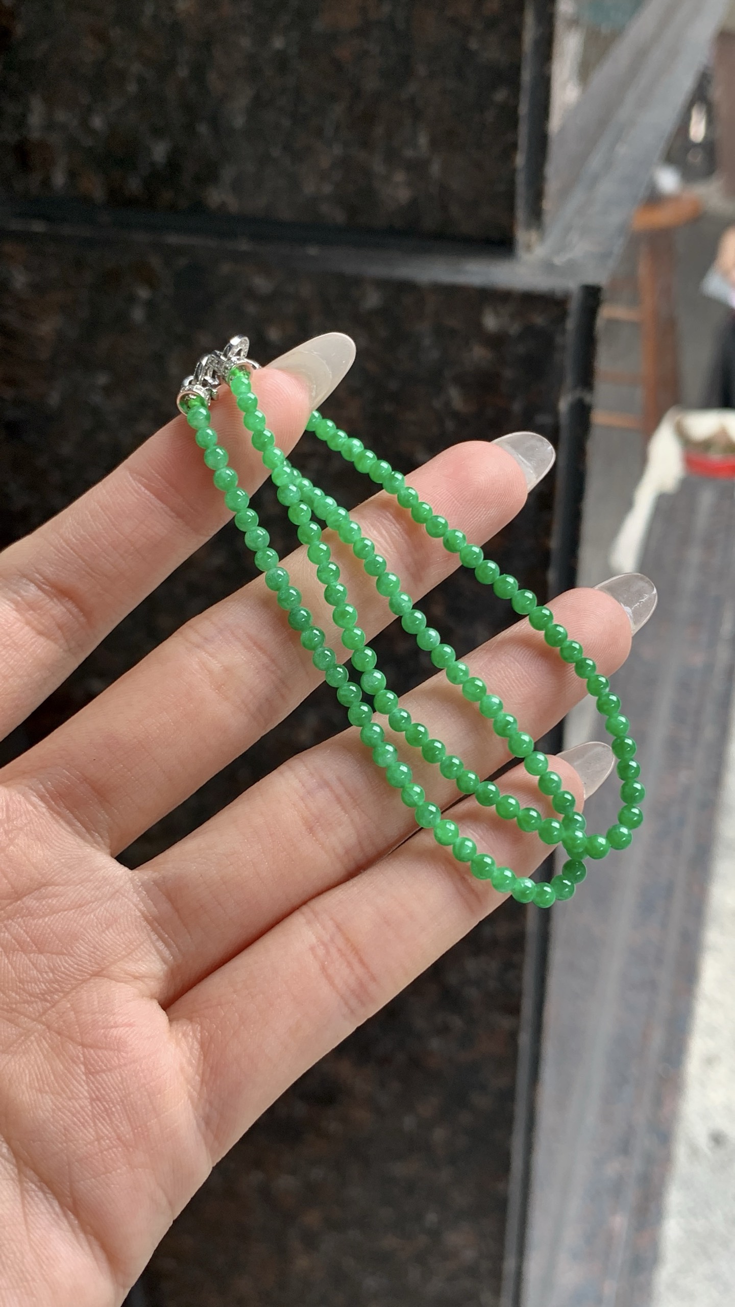 阳绿小米珠手串,卡3mm