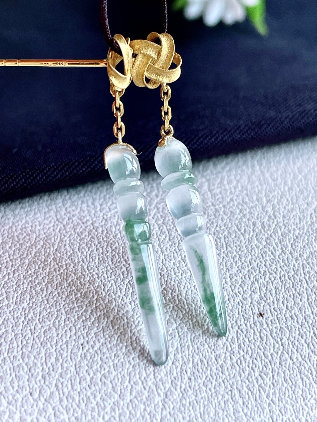文昌笔金榜题名耳坠，18k金镶嵌，无裂，性比高，妙笔生花30.6，裸石21.4-3.5-2.8，重量1.5克