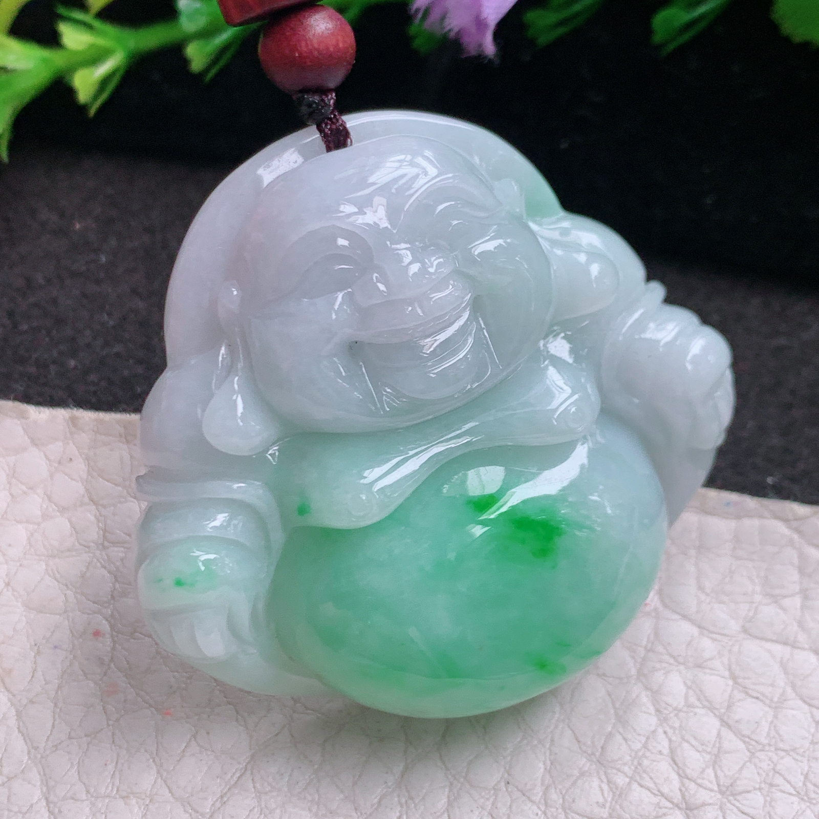 zen实拍42.3*46.5*12.5缅甸翡翠高品质饱满飘绿佛公玉吊坠