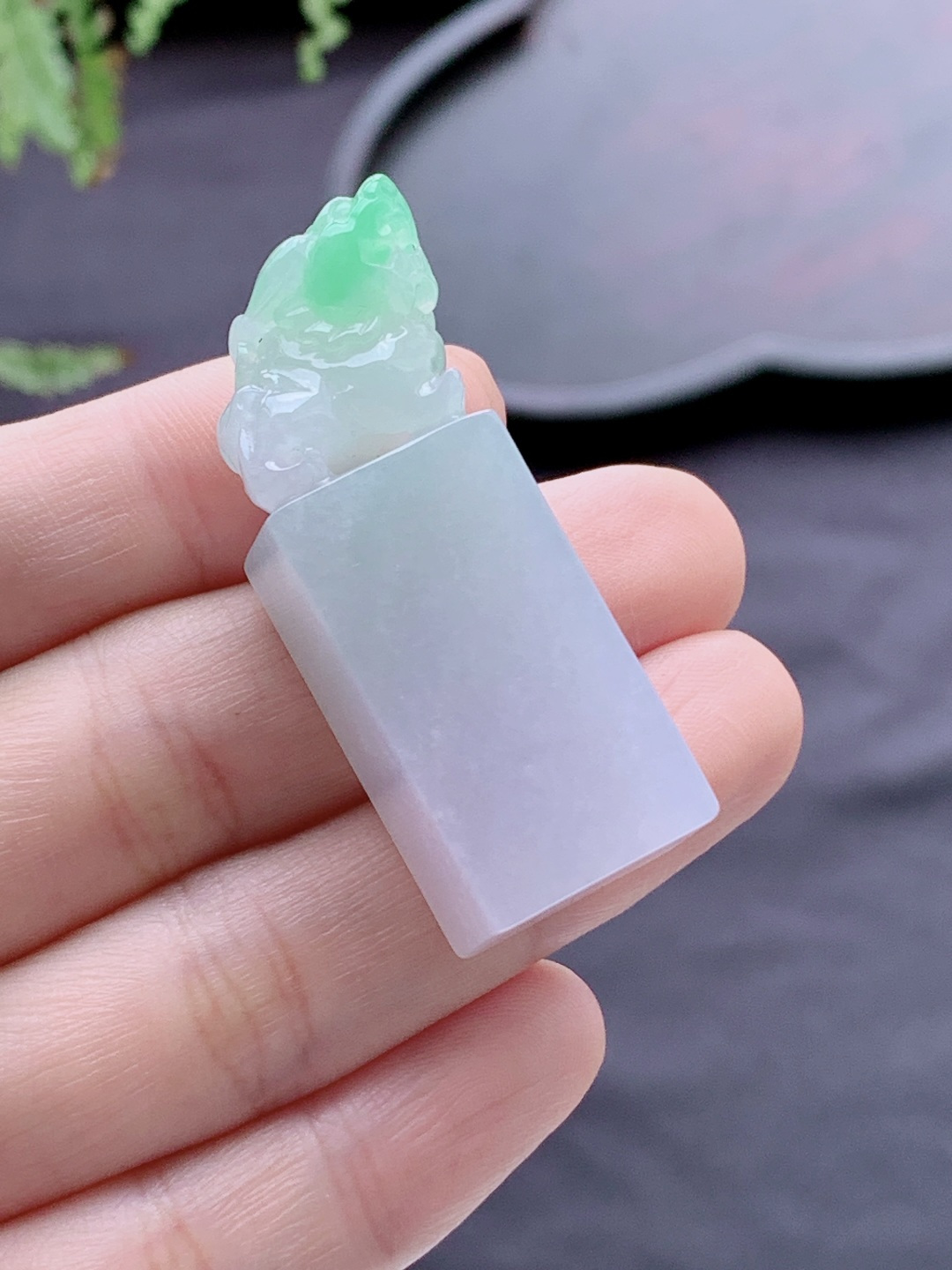 冰春彩貔貅印章吊坠,缅料性比高,无裂,飘绿,超厚