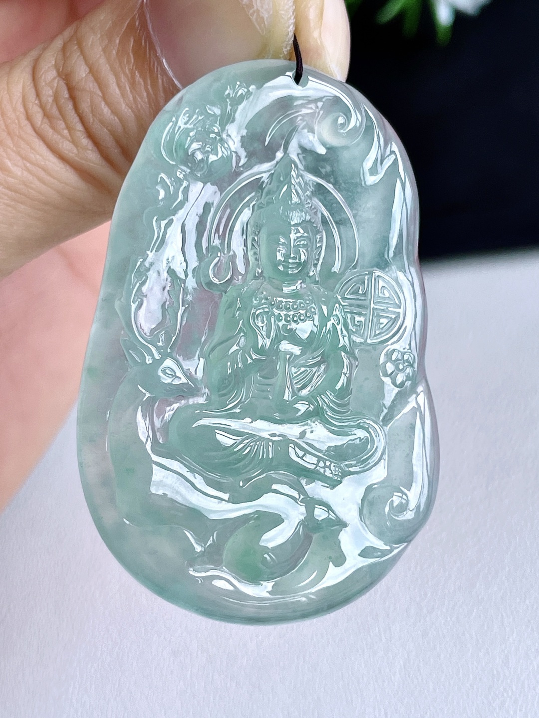 高冰晴绿观音牌吊坠,缅料,无裂,性比高,尺寸54.2-35-5.4,重量20克