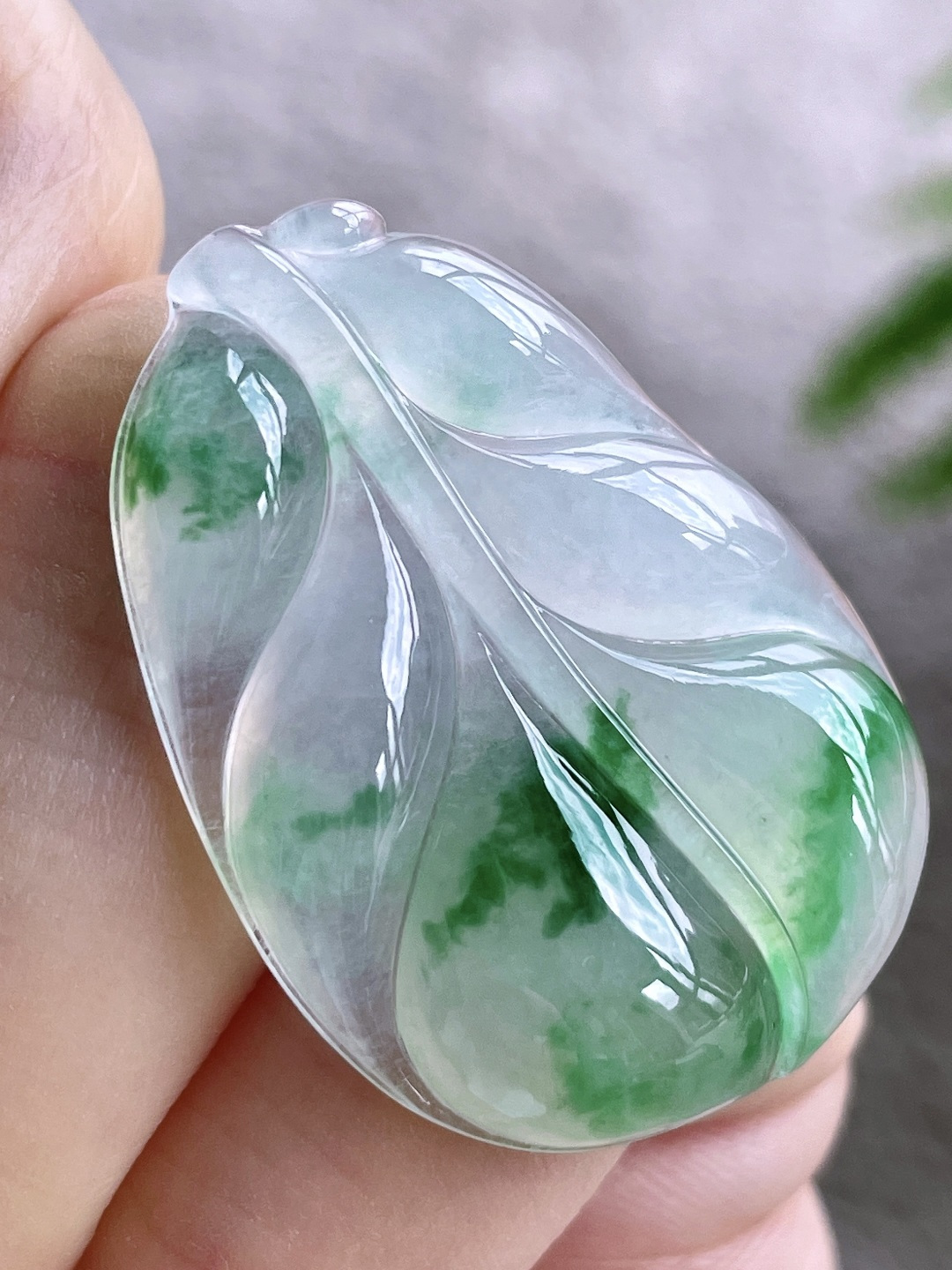 冰飘绿花叶子大树叶吊坠,缅料,无裂,性比高,飘花,尺寸32.5-23-4.8,重量6.6克