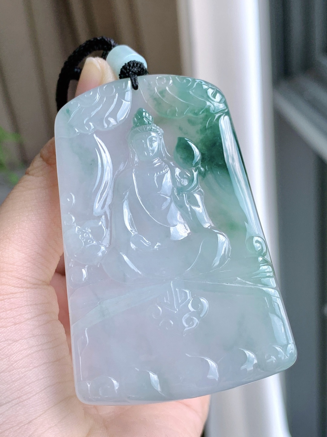 裸石冰飘花持莲观音大势至菩萨牌吊坠,说明莲花观音牌,尺寸66.4-42.3-5.3,重量41.2克