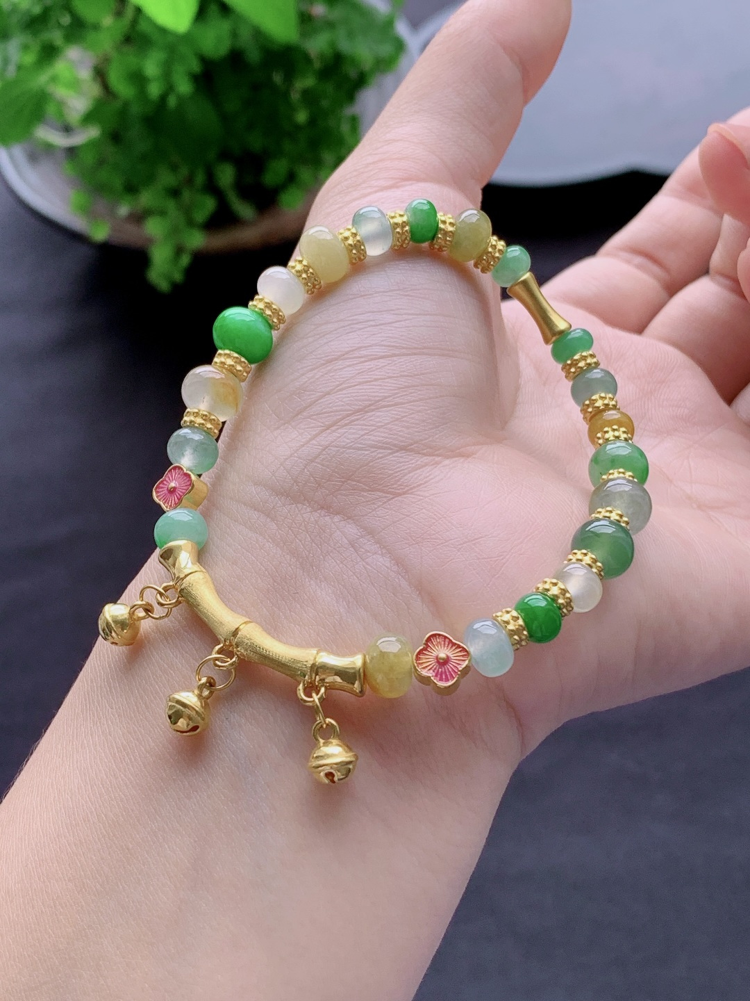 冰黄加绿手串算盘珠珠子手串,足金镶嵌,竹节,阳绿,尺寸7.4-5.1mm,重量10.9克