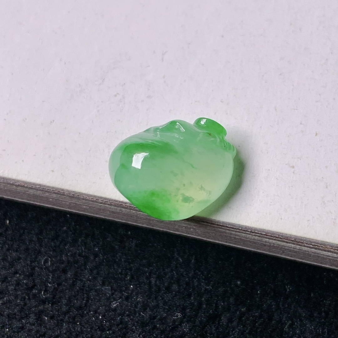 冰绿福袋，色泽浓艳，0828尺寸12.2*9*6