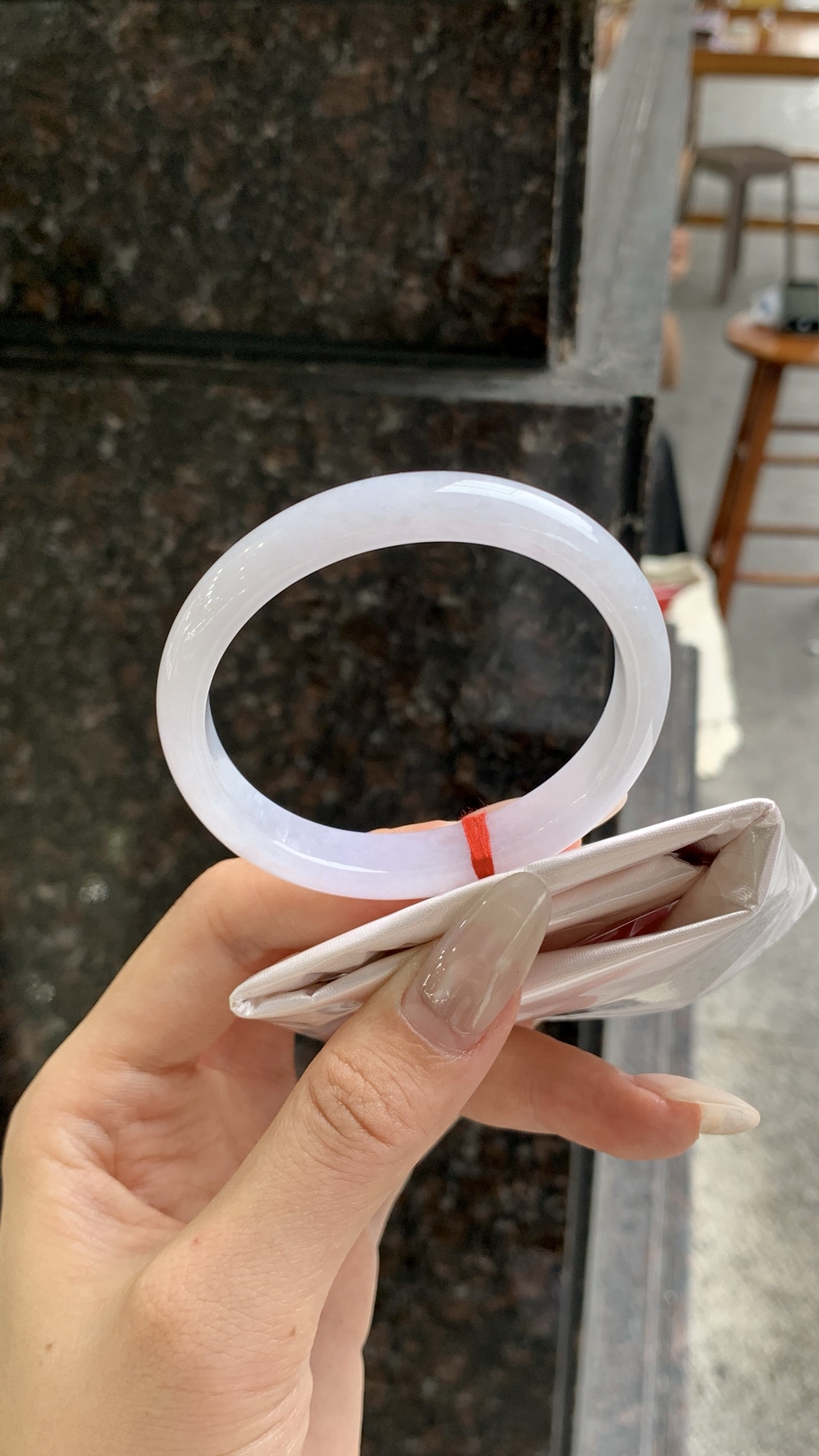 淡粉底贵妃成品手镯，有坨棉