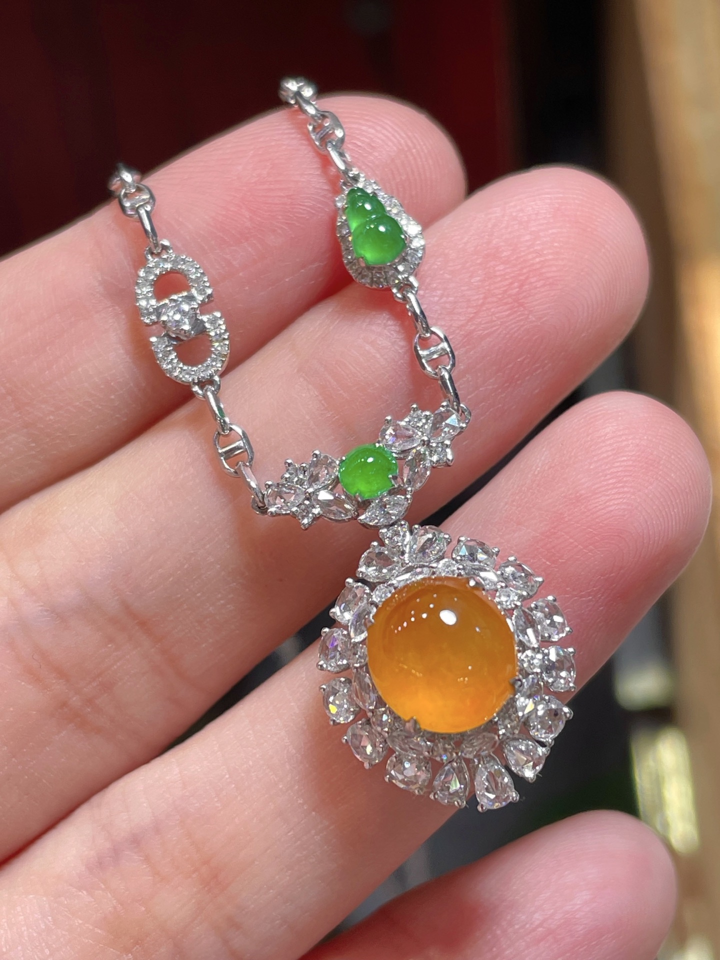 高端货 精品黄翡蛋面吊坠含18k金项链,料子饱满水润，种水,18k金镶嵌，款式时尚，9-8.3-4.6