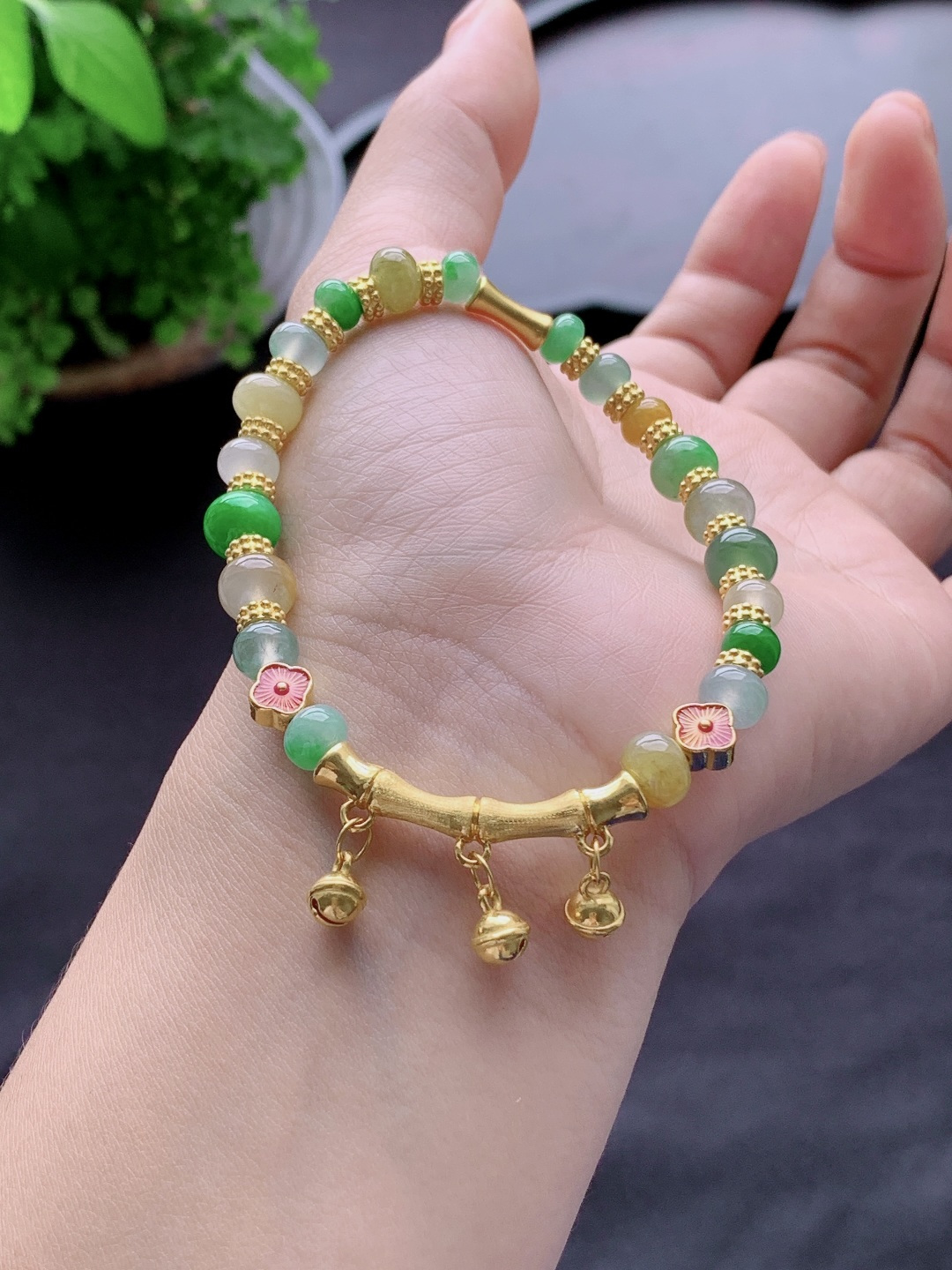 冰黄加绿手串算盘珠珠子手串,足金镶嵌,竹节,阳绿,尺寸7.4-5.1mm,重量10.9克