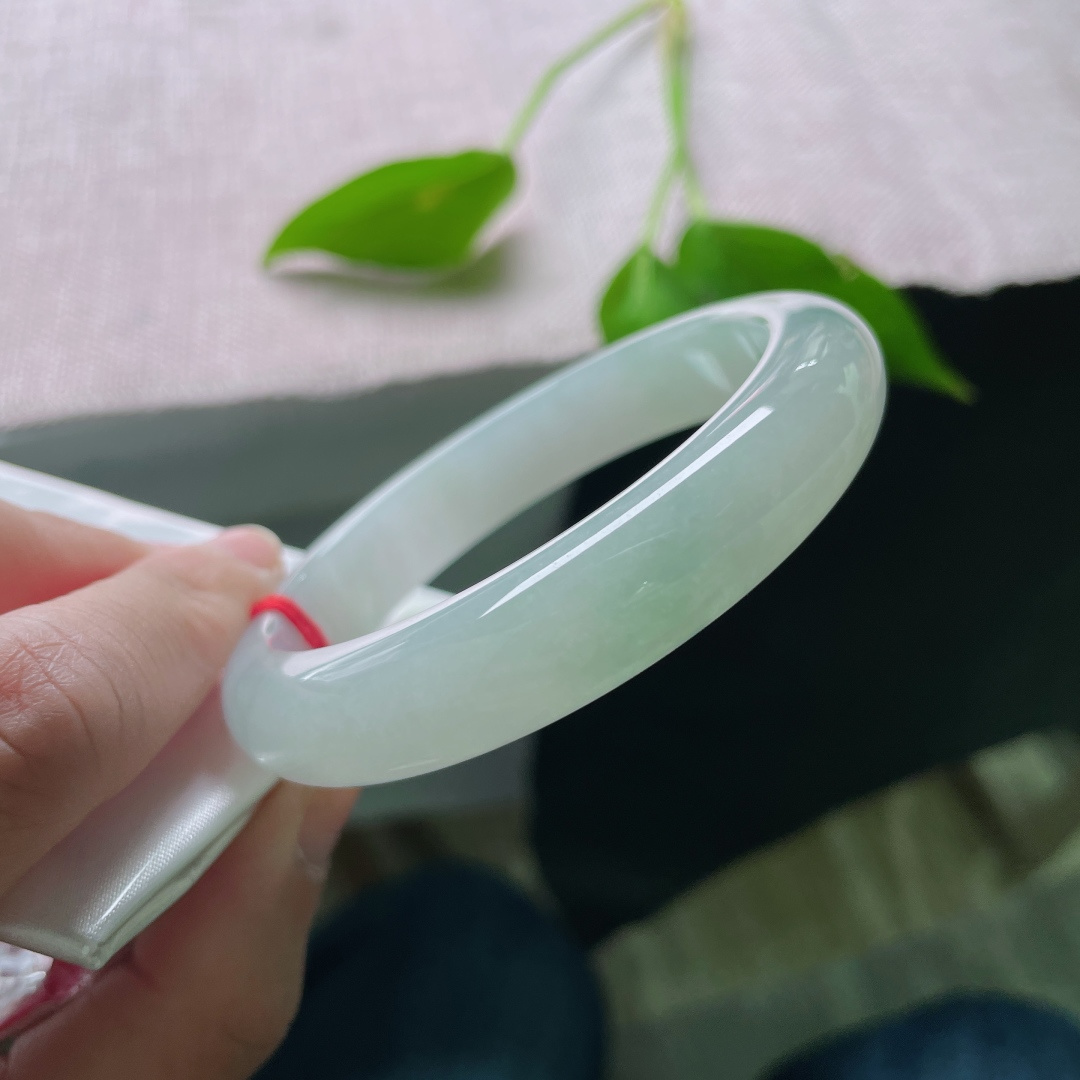 56.6/12.2/8.4，淡绿底正圈，温润有方，种老，干净，不浓不淡，清爽宜人，无裂，ss55333a