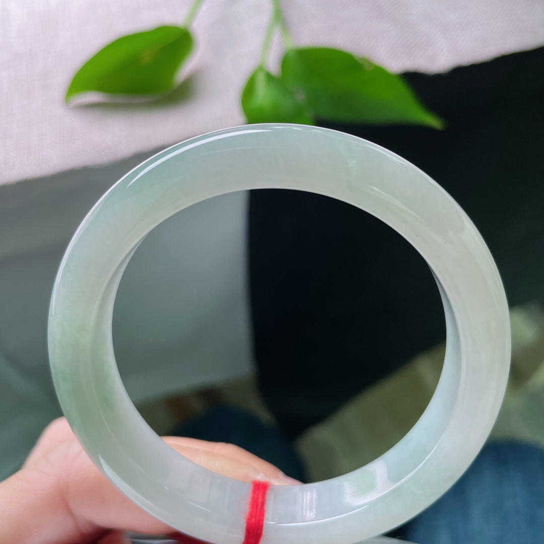 56.6/12.2/8.4，淡绿底正圈，温润有方，种老，干净，不浓不淡，清爽宜人，无裂，ss55333a