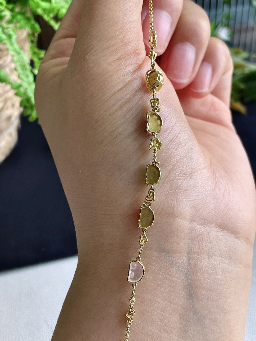冰多宝如意锁如意头手链，18k金镶嵌，性比高