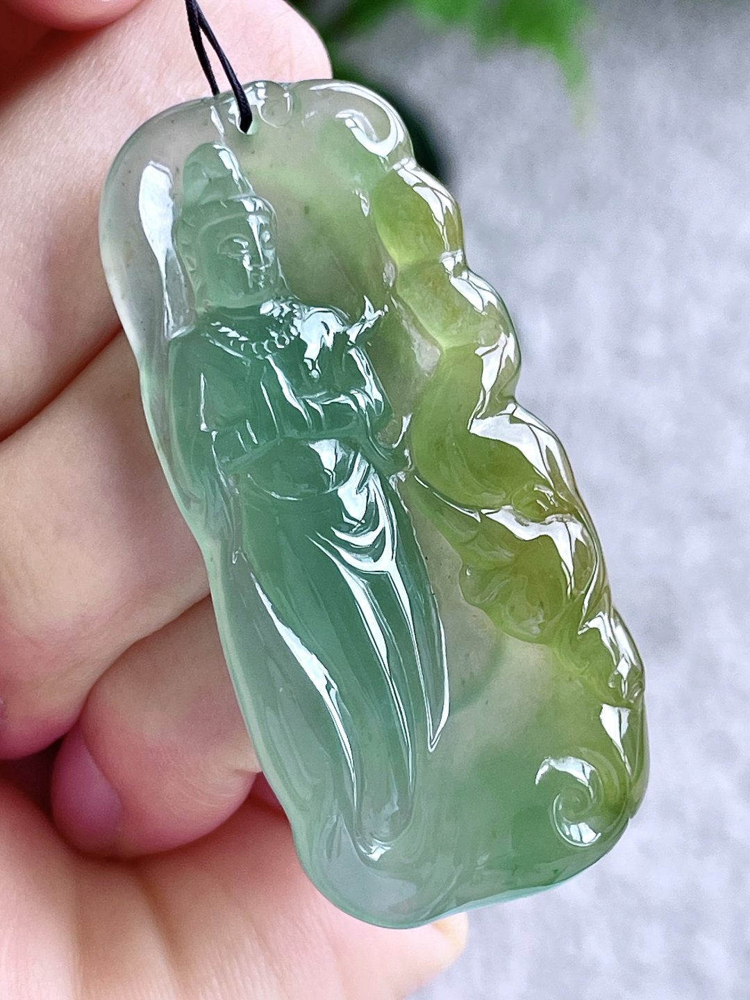 冰黄加绿观音站观音牌吊坠,性比高